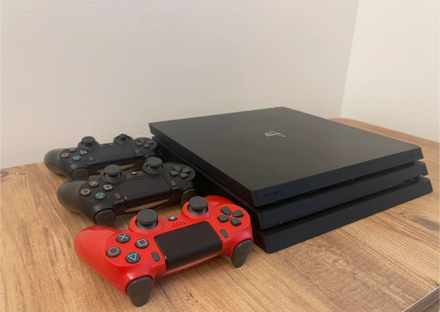 PlayStation 4 Pro Bundle with 3 Controllers - photo 3