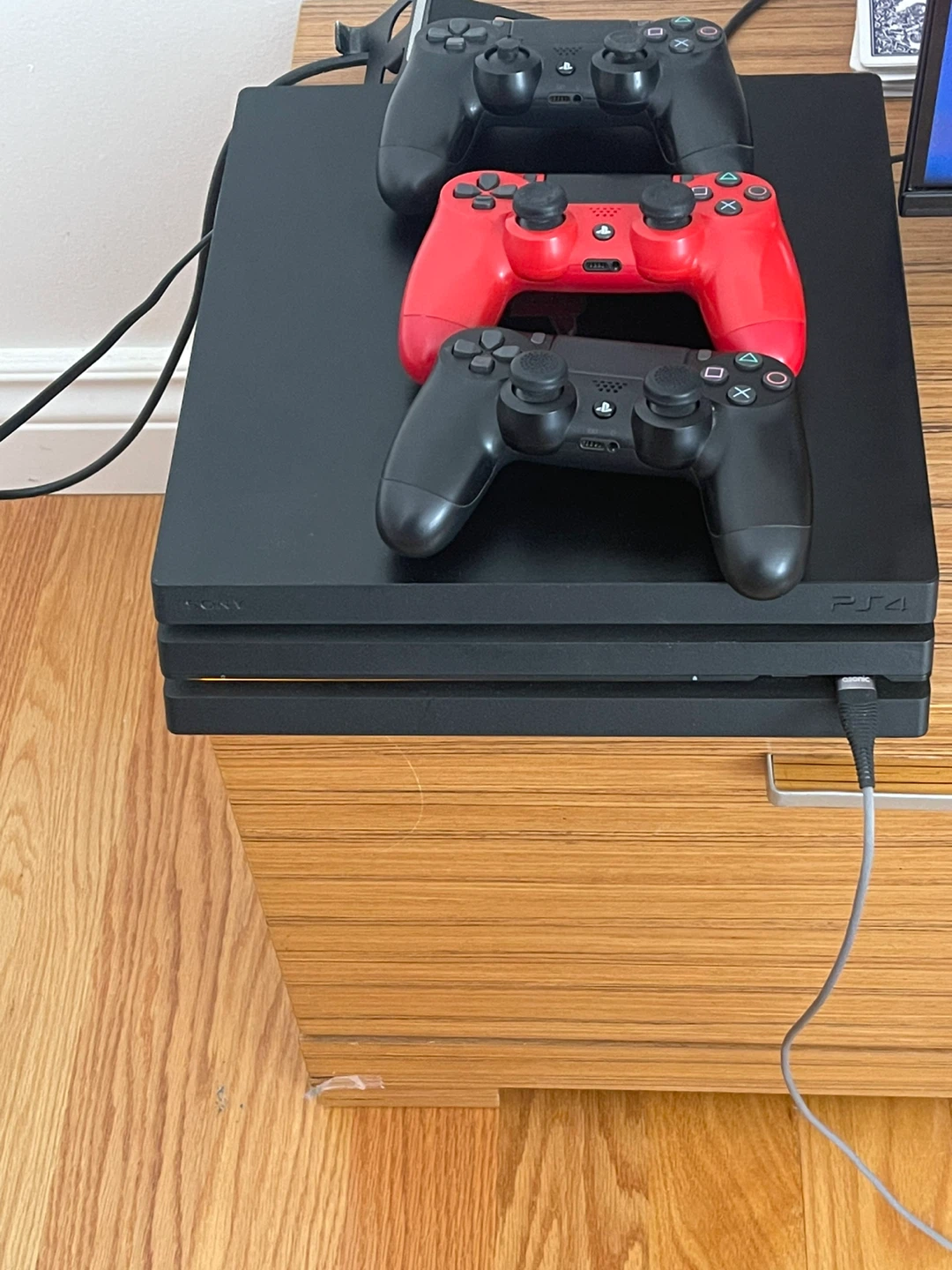 PlayStation 4 Pro Bundle with 3 Controllers - photo 4