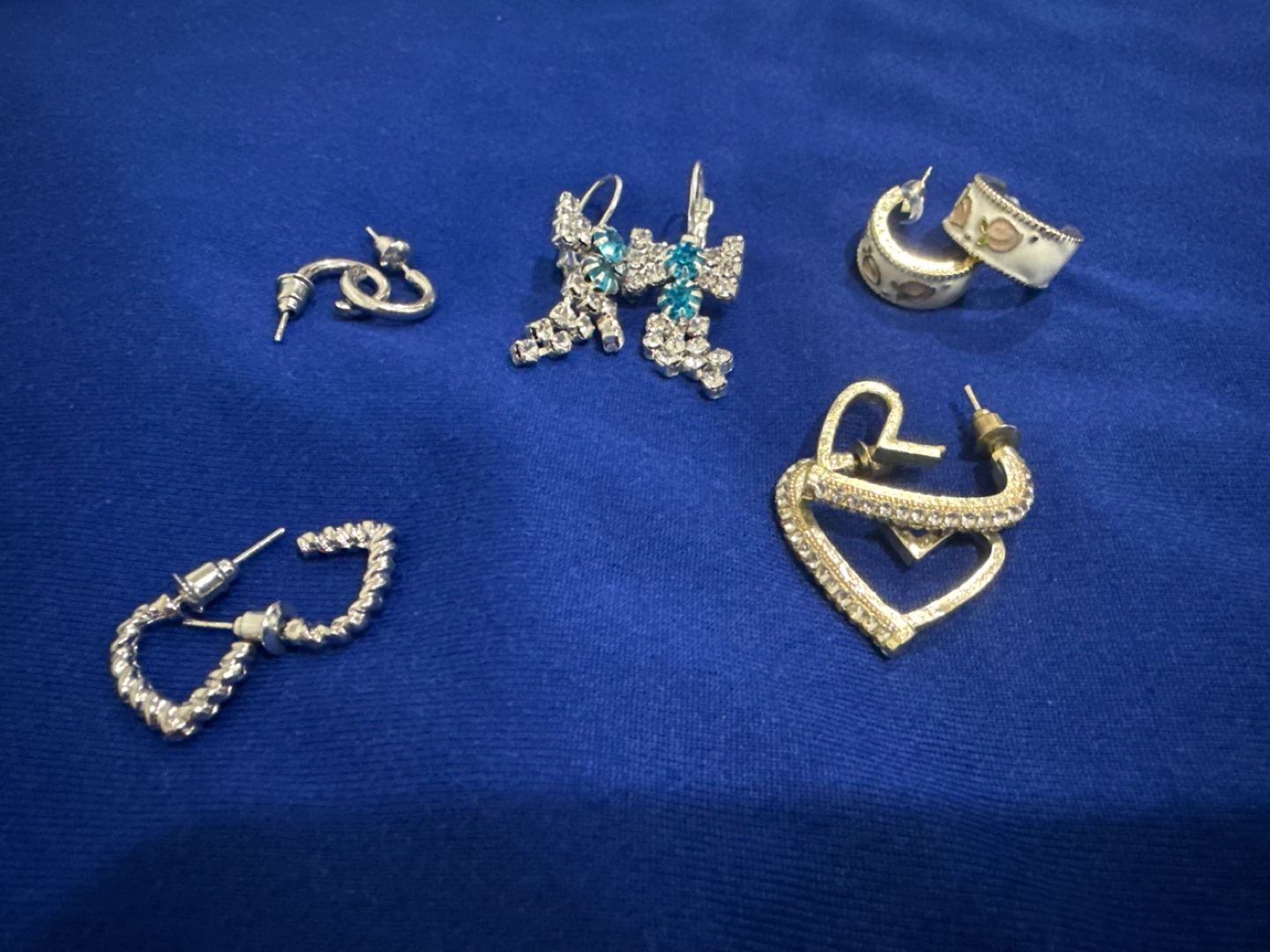 5 pair of earrings - photo 2