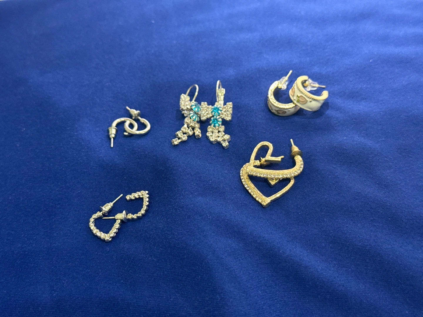 5 pair of earrings