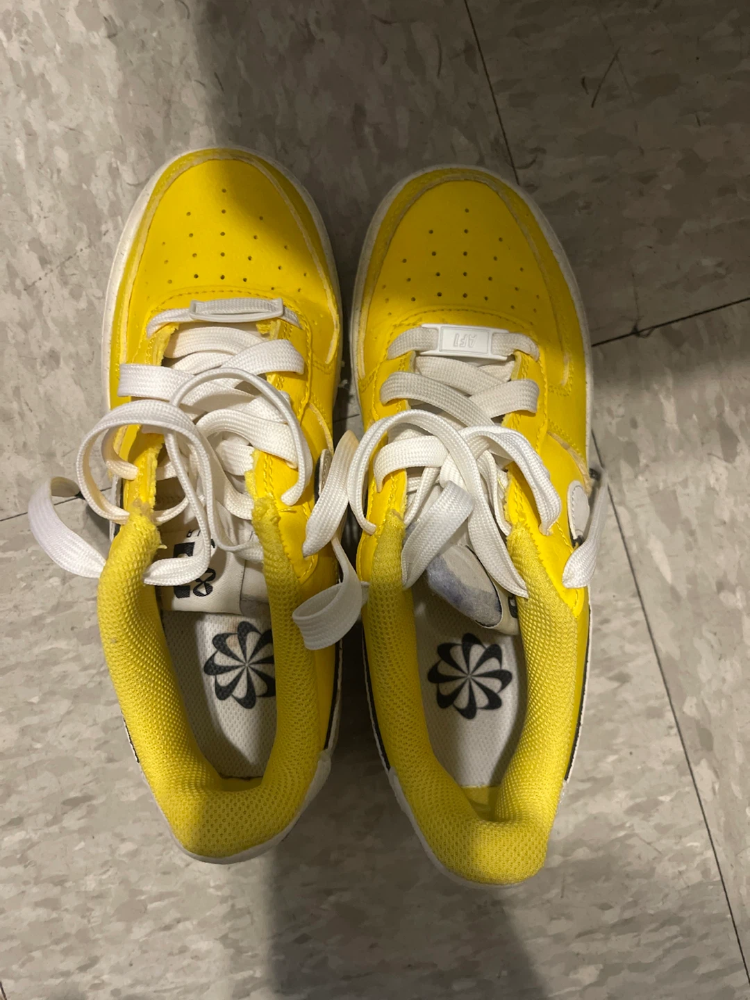 Nike Air Force 1 Yellow Sneakers
