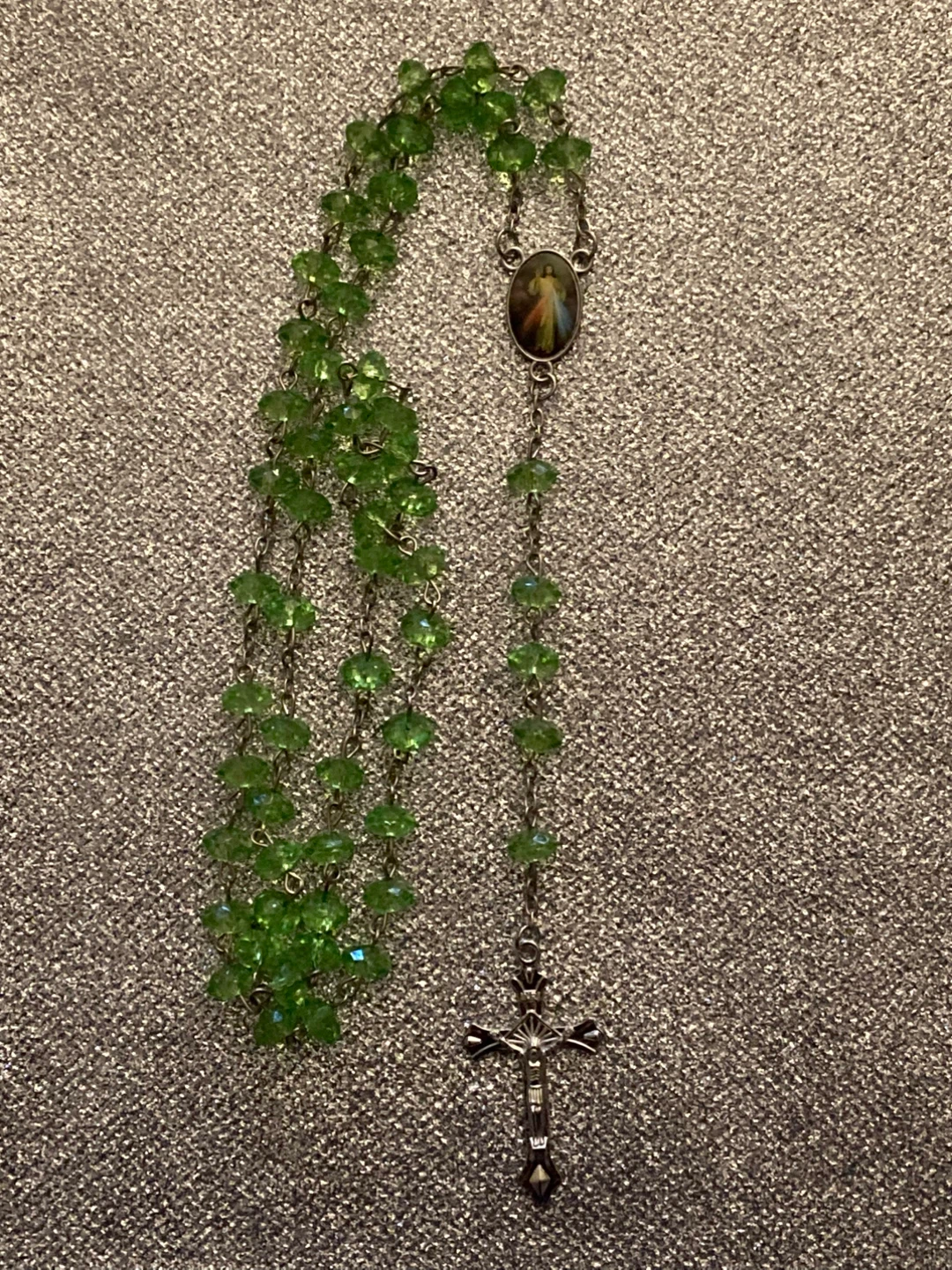 Green Crystal Rosary ( Nuestro Señor Jesus cristo)