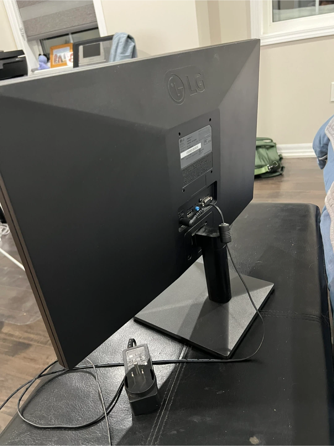 LG Monitor - photo 2