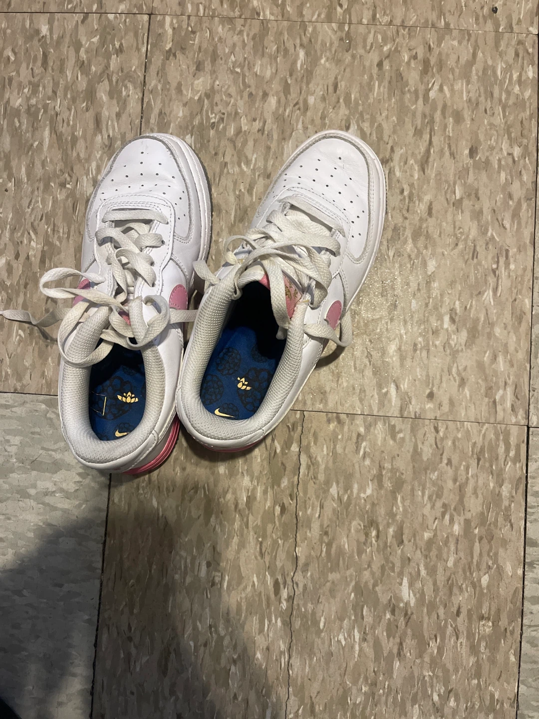 Nike Air Force 1 Women's Sneakers - White/Pink