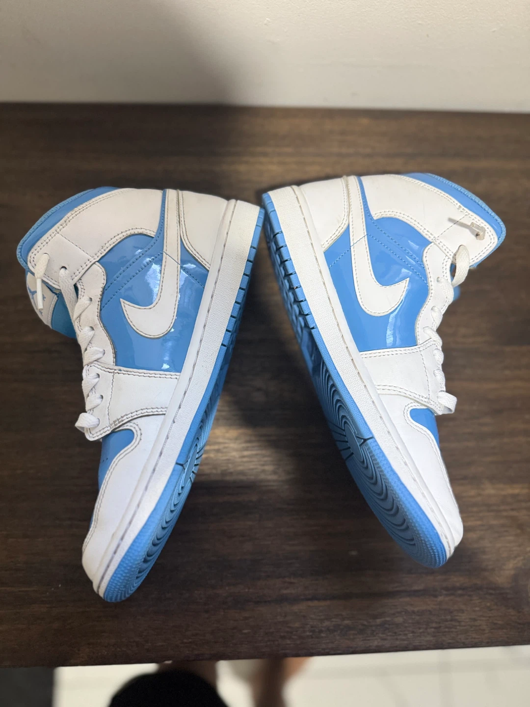Air Jordan 1 Mid SE (NEGOTIABLE) - photo 2
