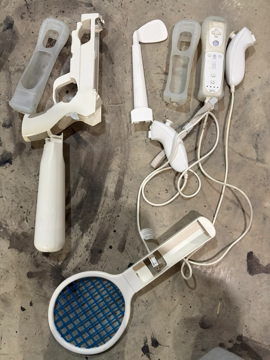 Nintendo Wii Accessories Bundle with Games - photo 2