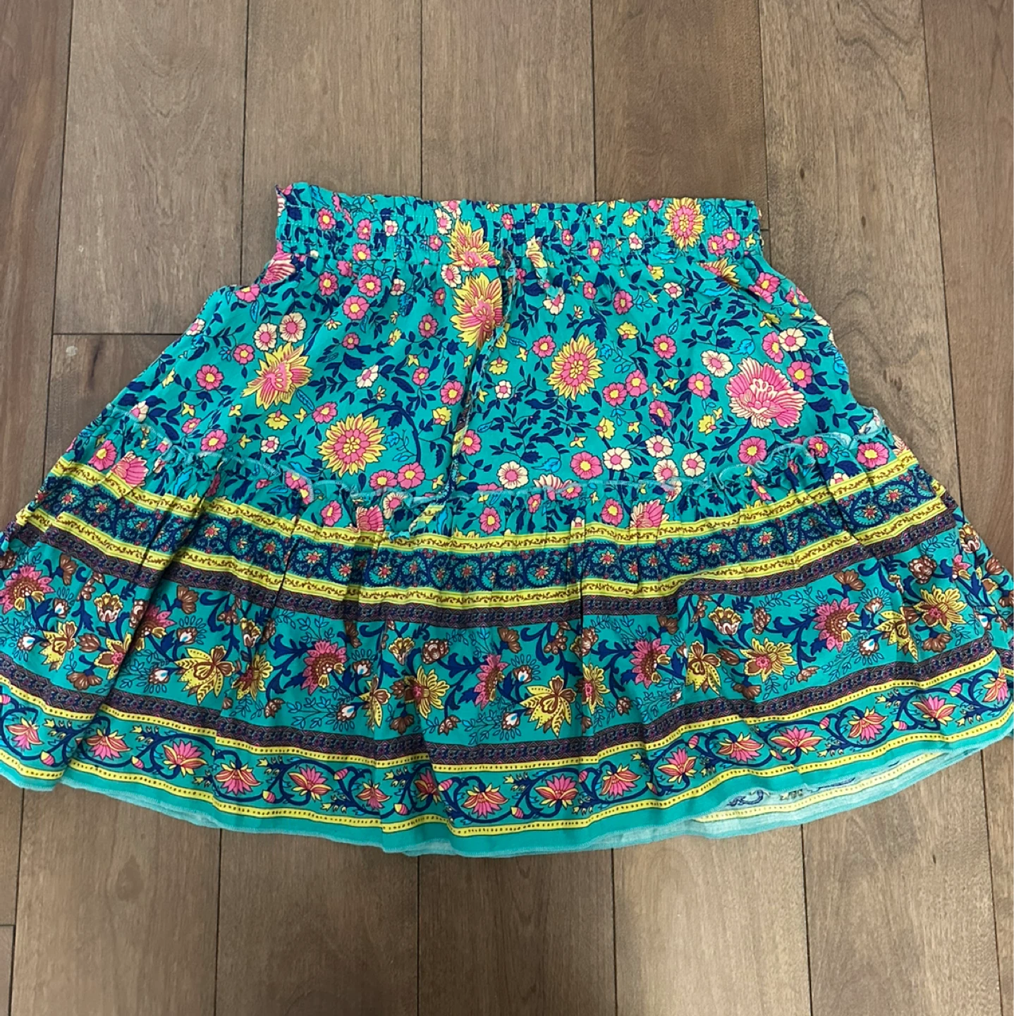 Abelly floral tiered mini skirt size S