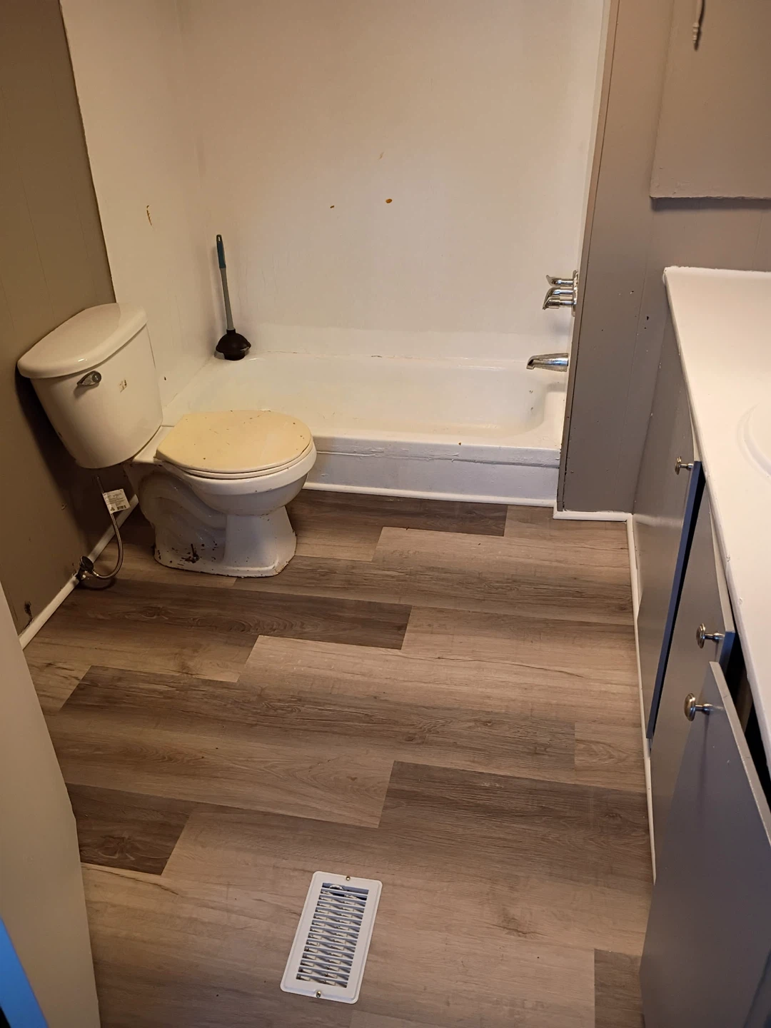 2 bedroom trailer for rent - photo 4