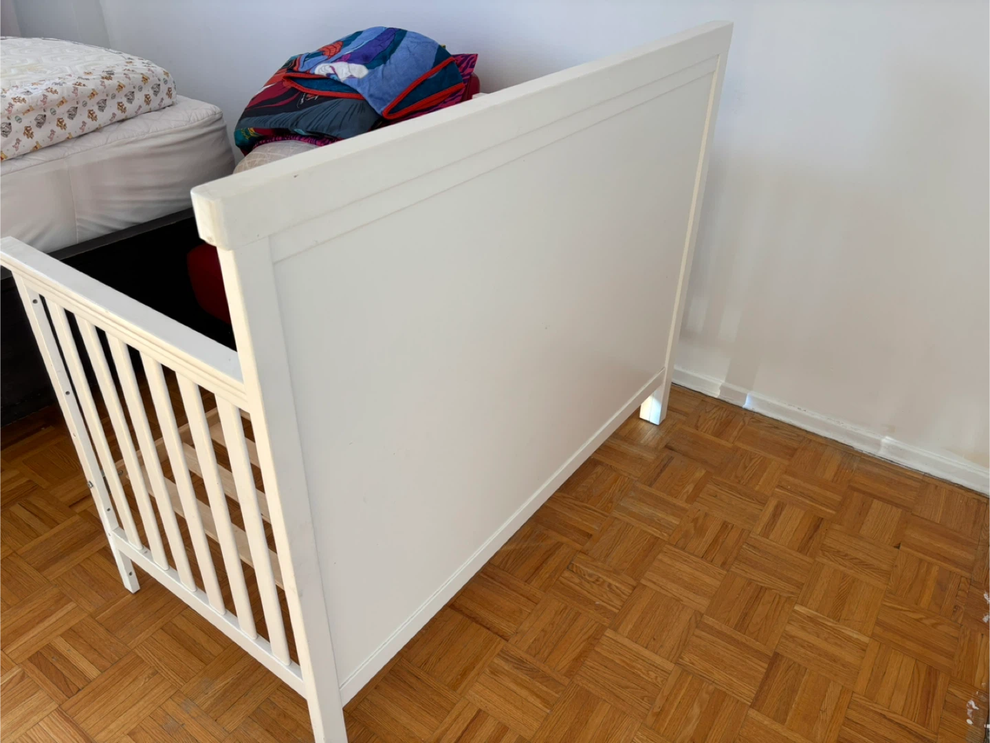White Baby Crib-Pick Up - photo 2