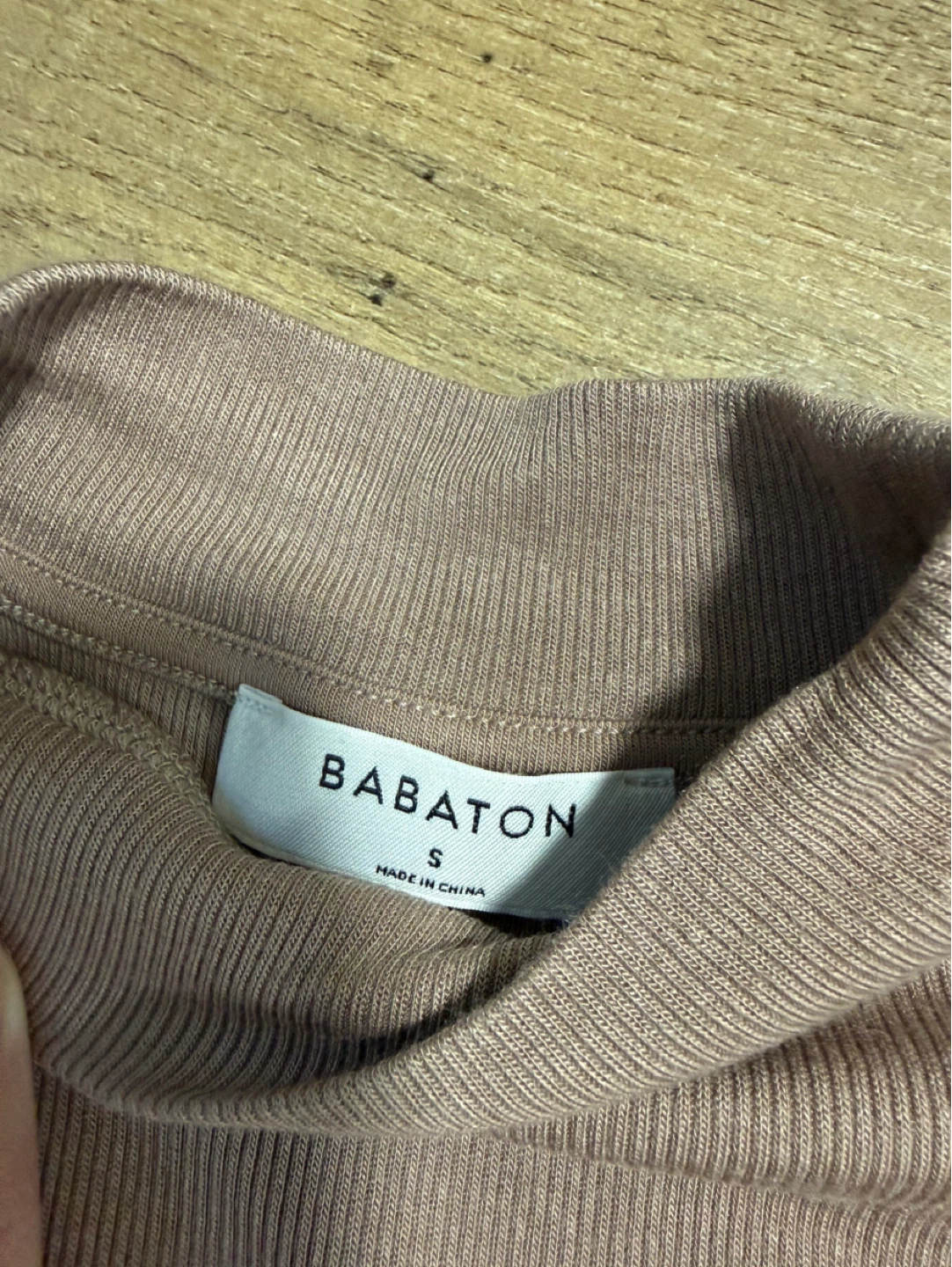 Babaton Ribbed Mock Neck T-Shirt - Size S - photo 2