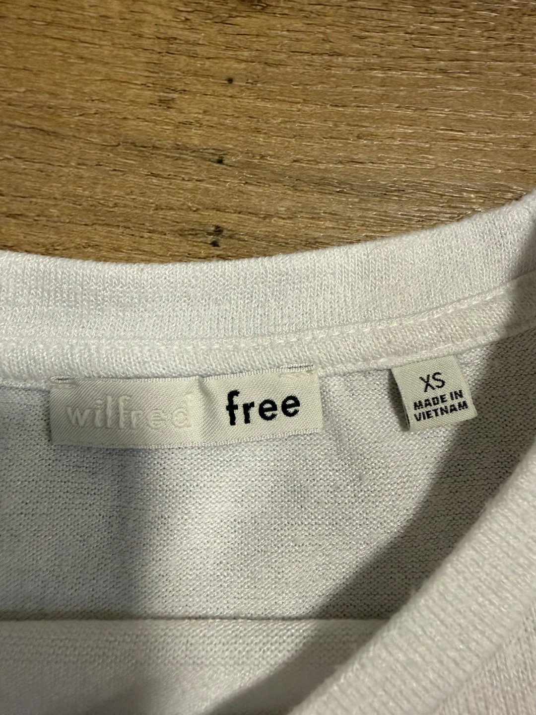 Wilfred Free White Twist Front Pocket T-Shirt XS - photo 3