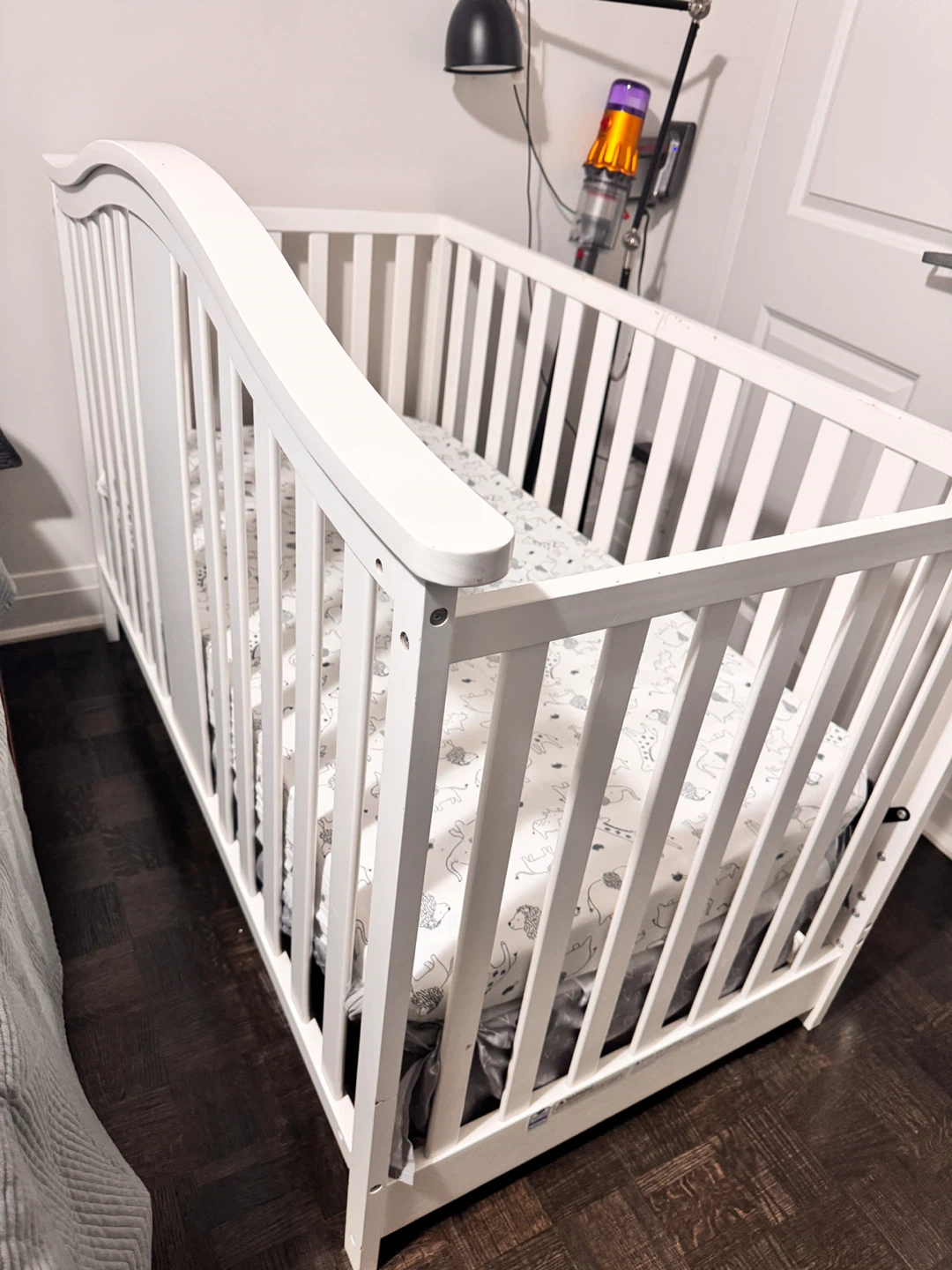 White Convertible Crib with Drawer - photo 2