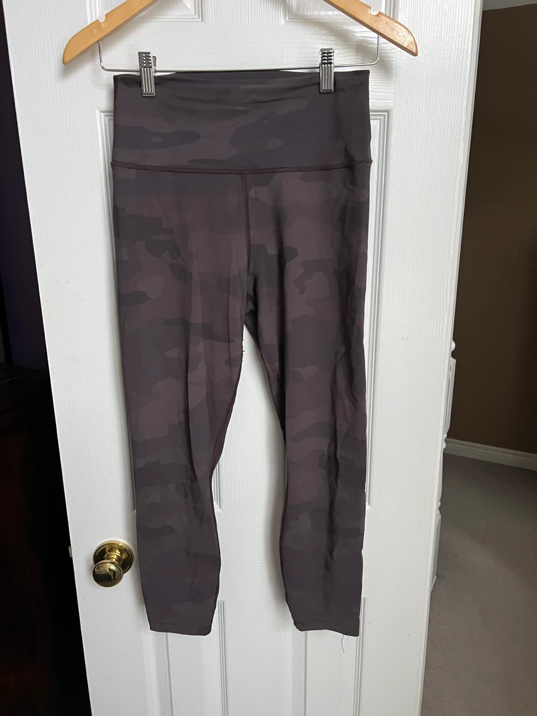 Alo Yoga Camo Leggings size small