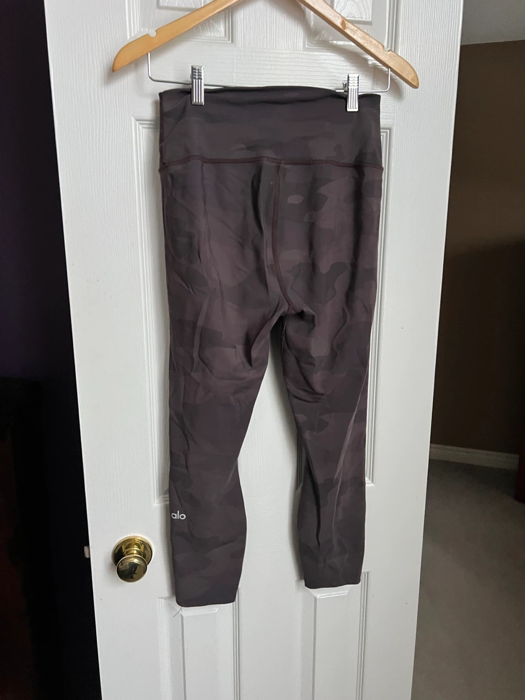 Alo Yoga Camo Leggings size small - photo 2