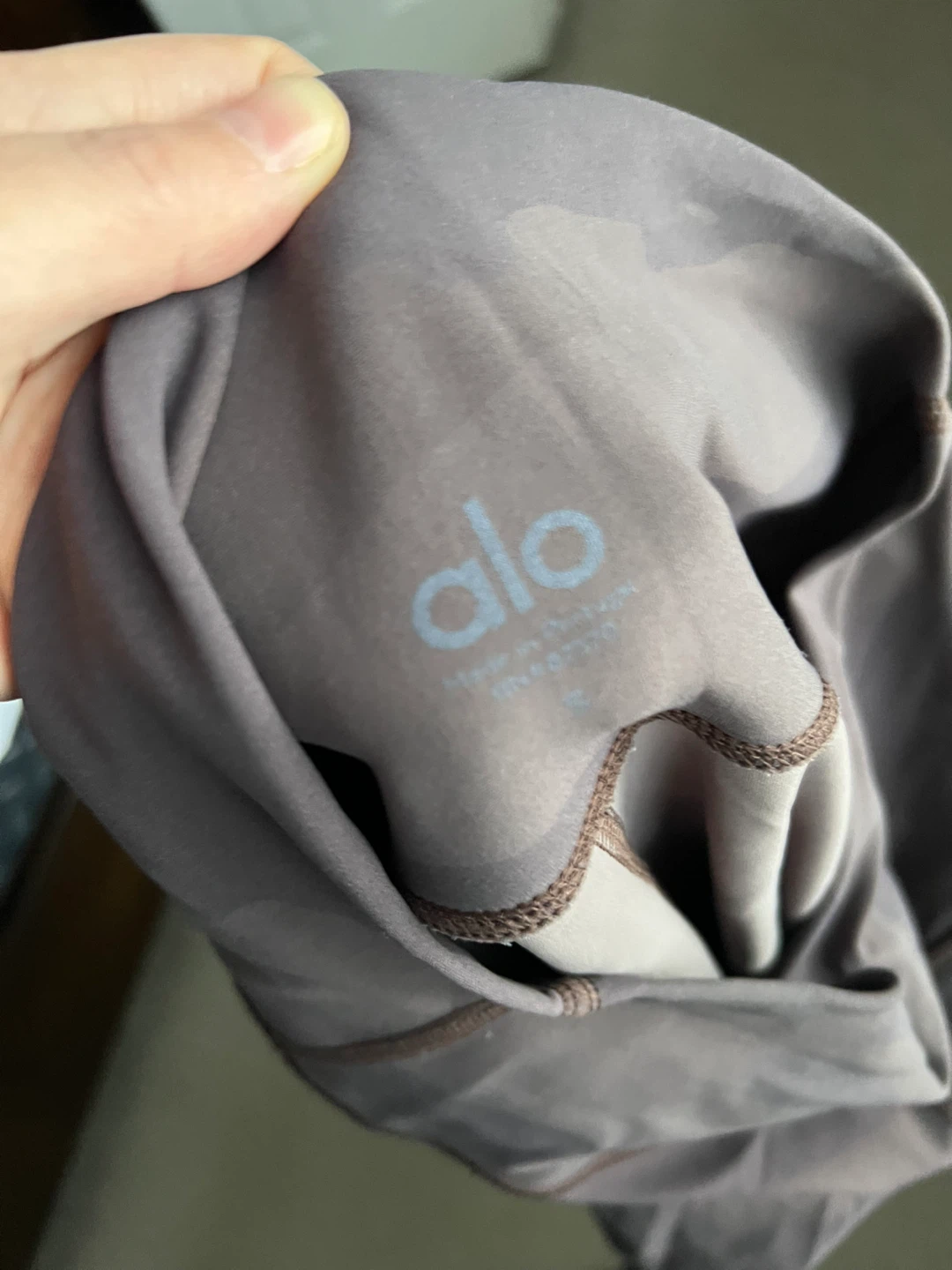 Alo Yoga Camo Leggings size small - photo 4