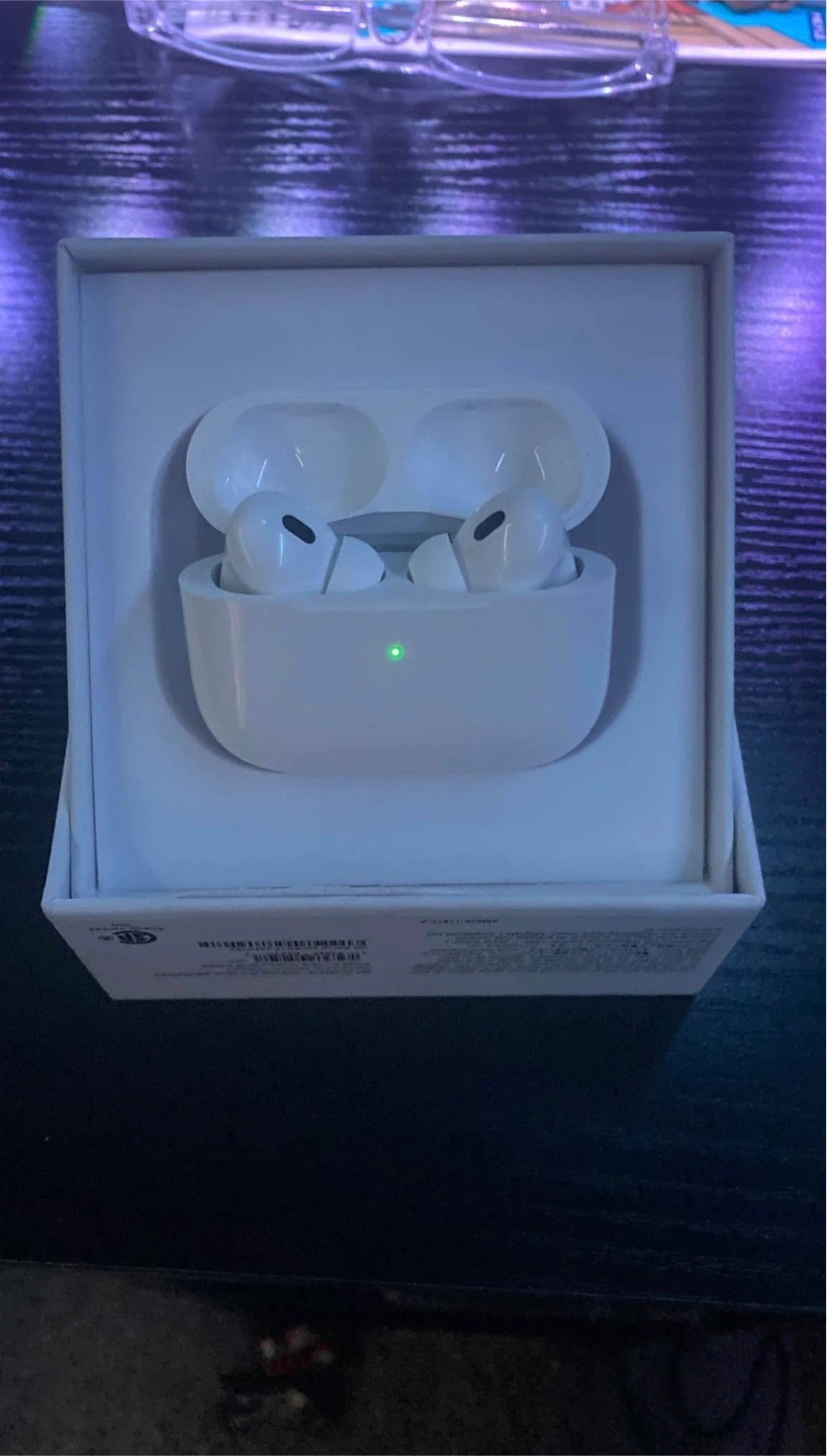 Apple AirPods Pro (2nd generation) with Charging Case