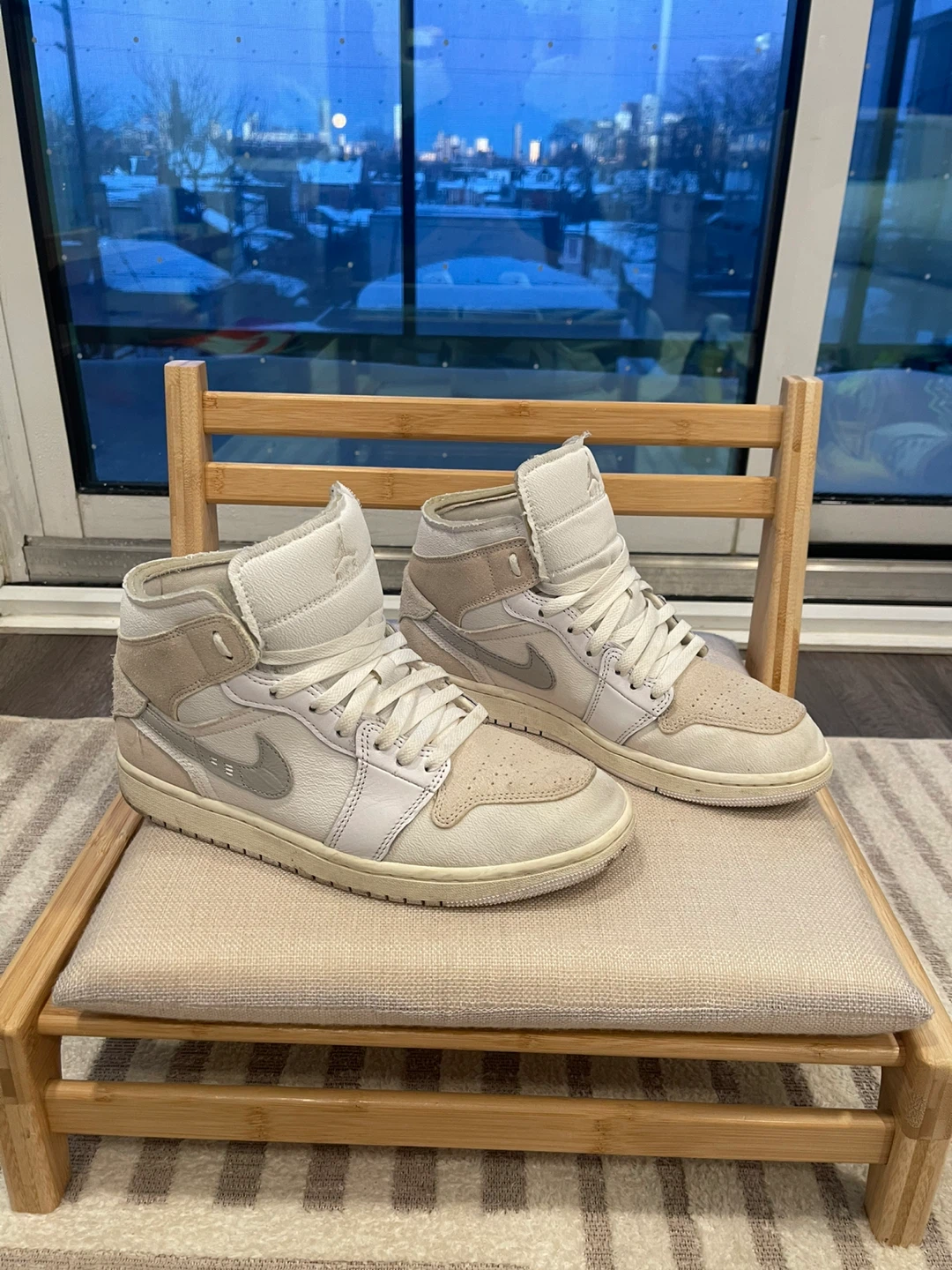 Air Jordan 1 Mid SE Size 9.5