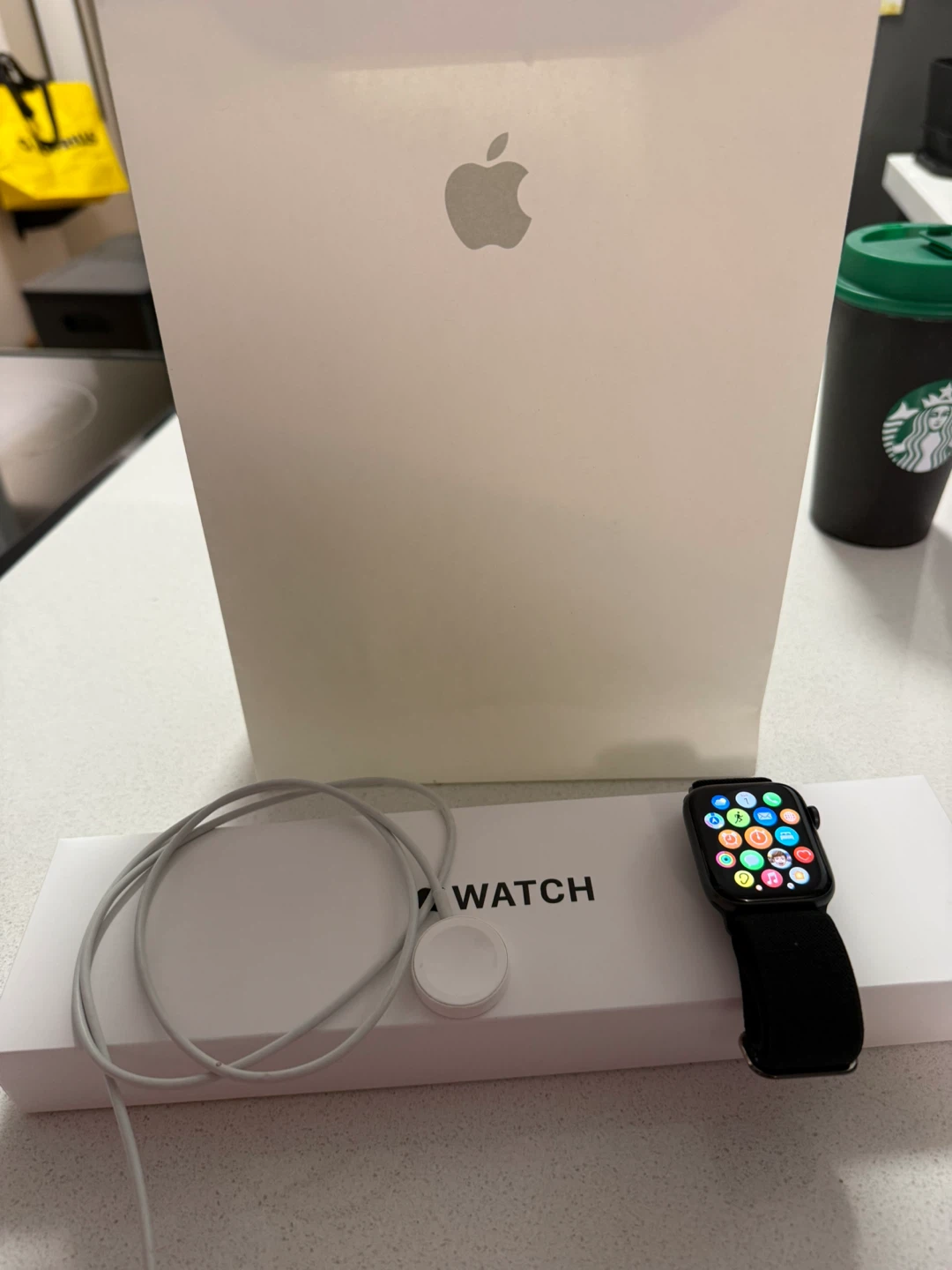 Apple Watch SE - Space Grey with Black Textile Band - photo 2