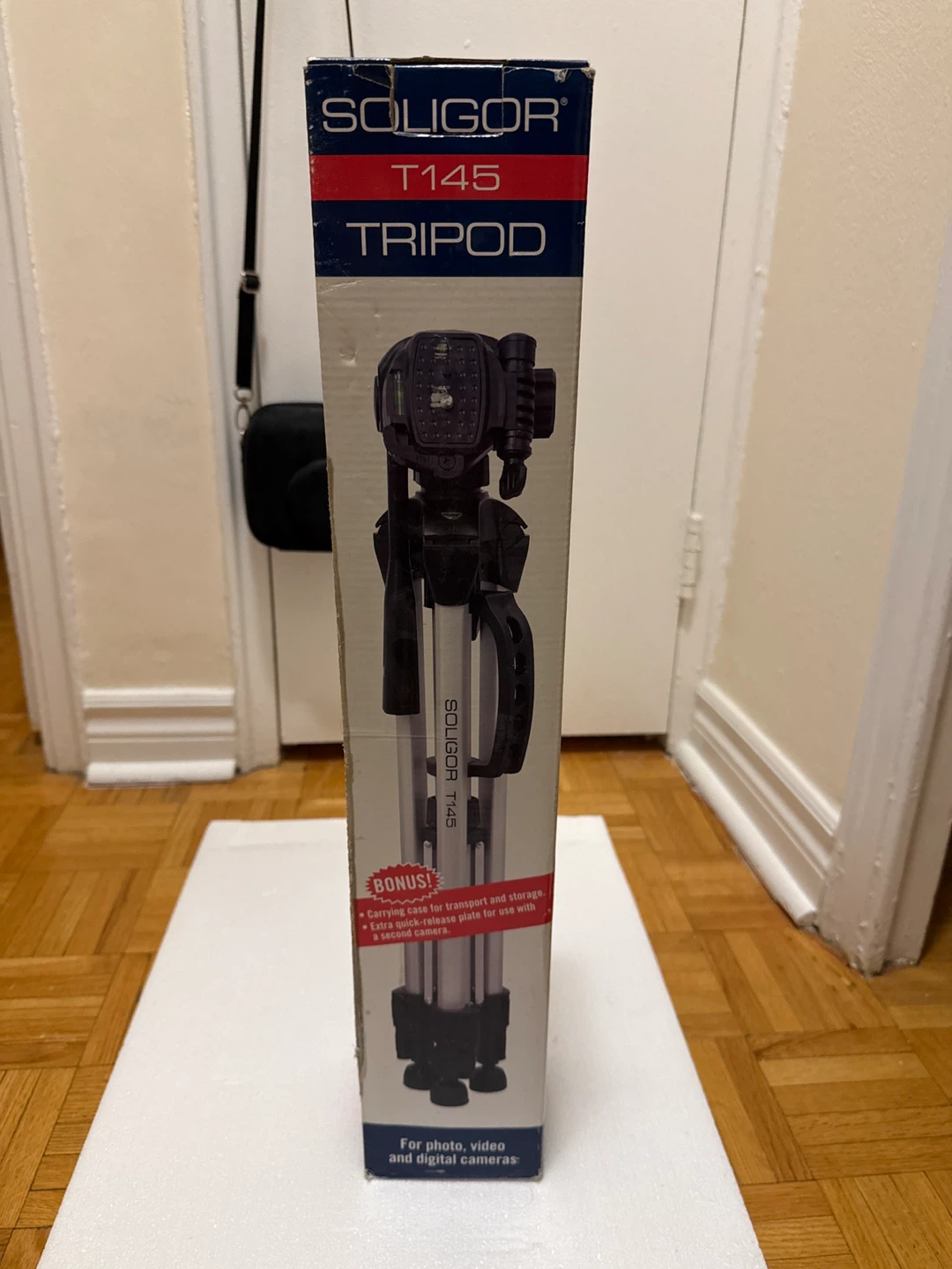 Soligor T145 Tripod with Carrying Case