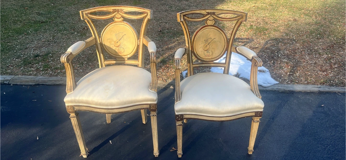Vintage Accent Chair with Musical Motif - photo 2