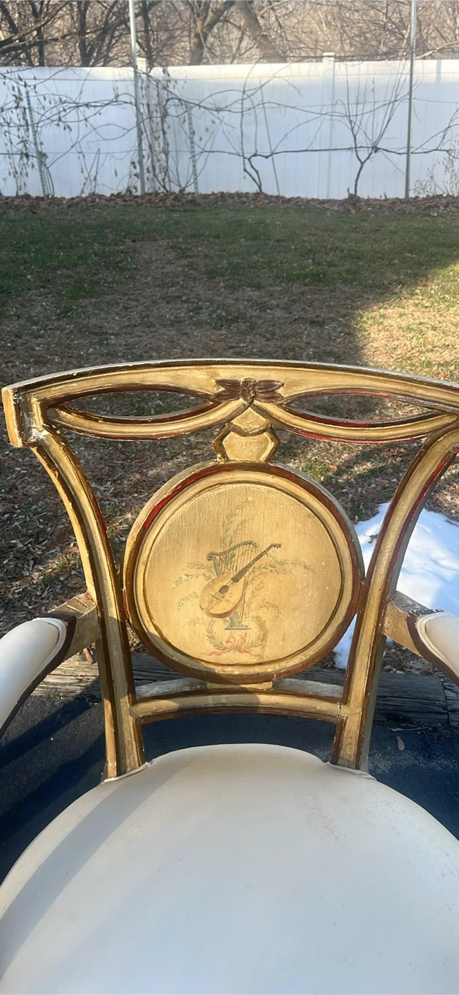 Vintage Accent Chair with Musical Motif - photo 3