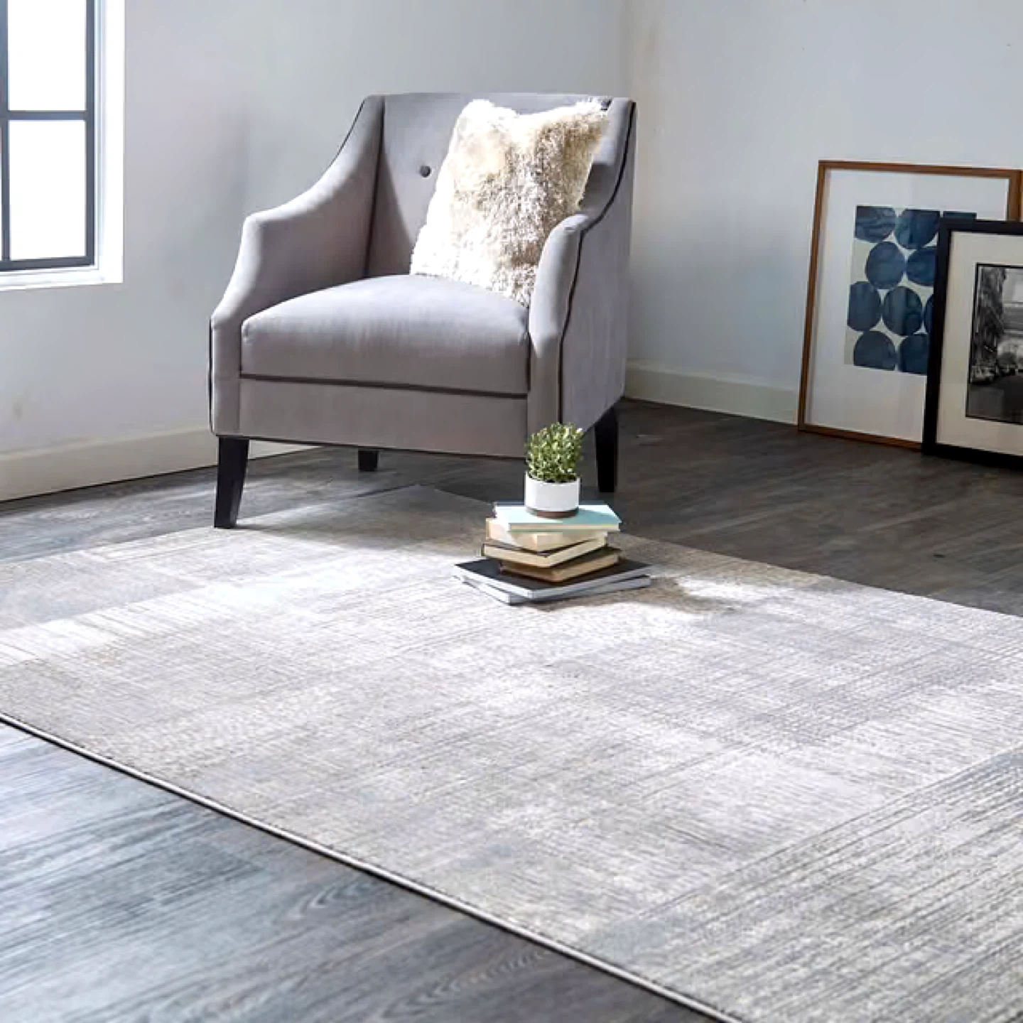 Turkish Area Rug / Carpet (like brand new)