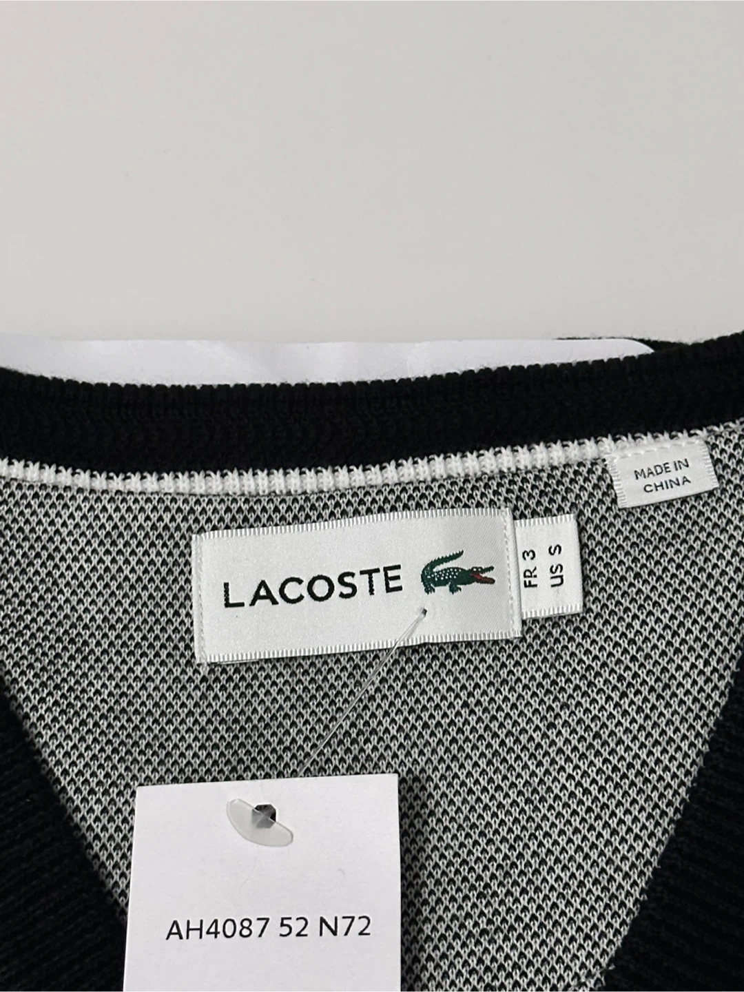 BNWT Lacoste V-Neck Sweater Black - photo 5