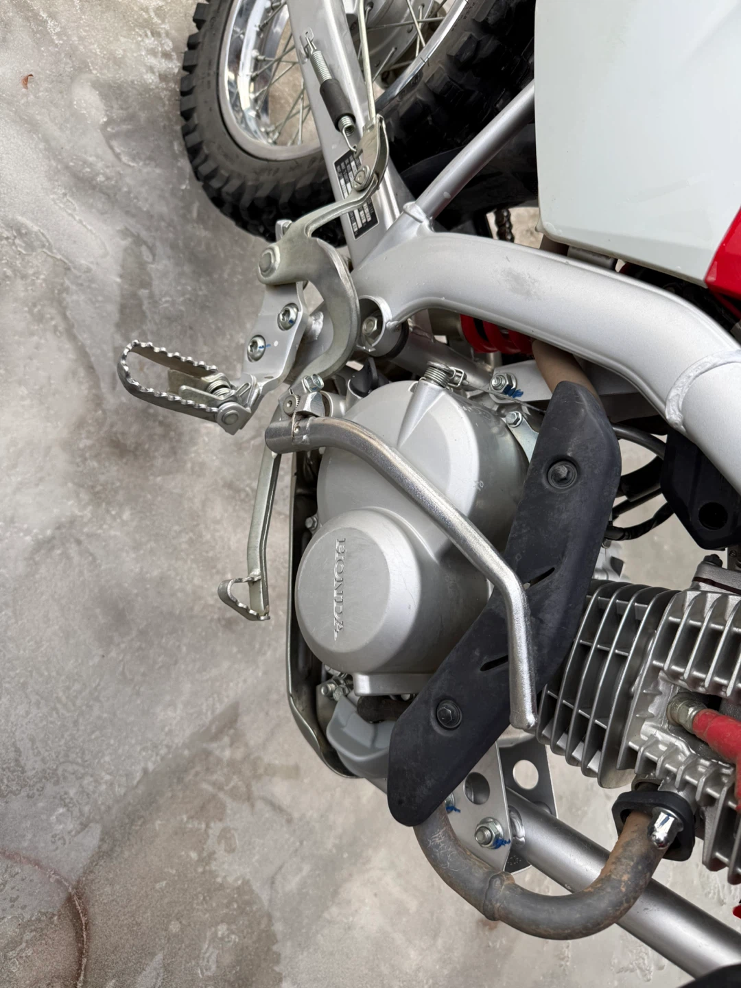 Honda CRF125F Dirt Bike - photo 4