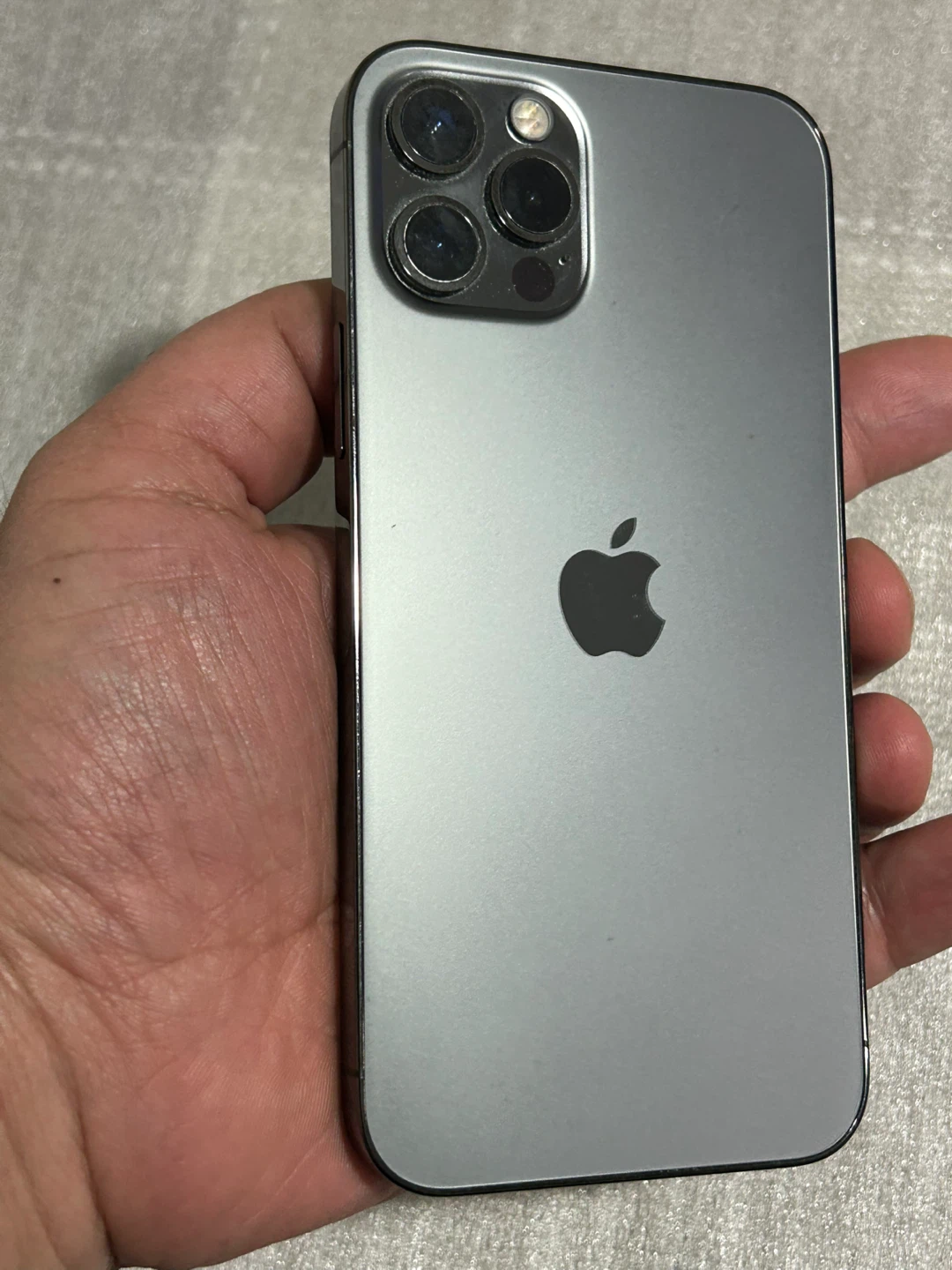 Apple iPhone 12 Pro (Graphite)