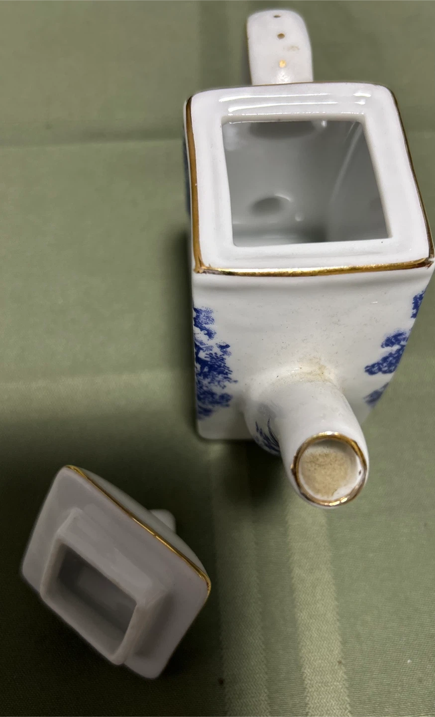 Miniature Teapot with Blue Willow Design - photo 2