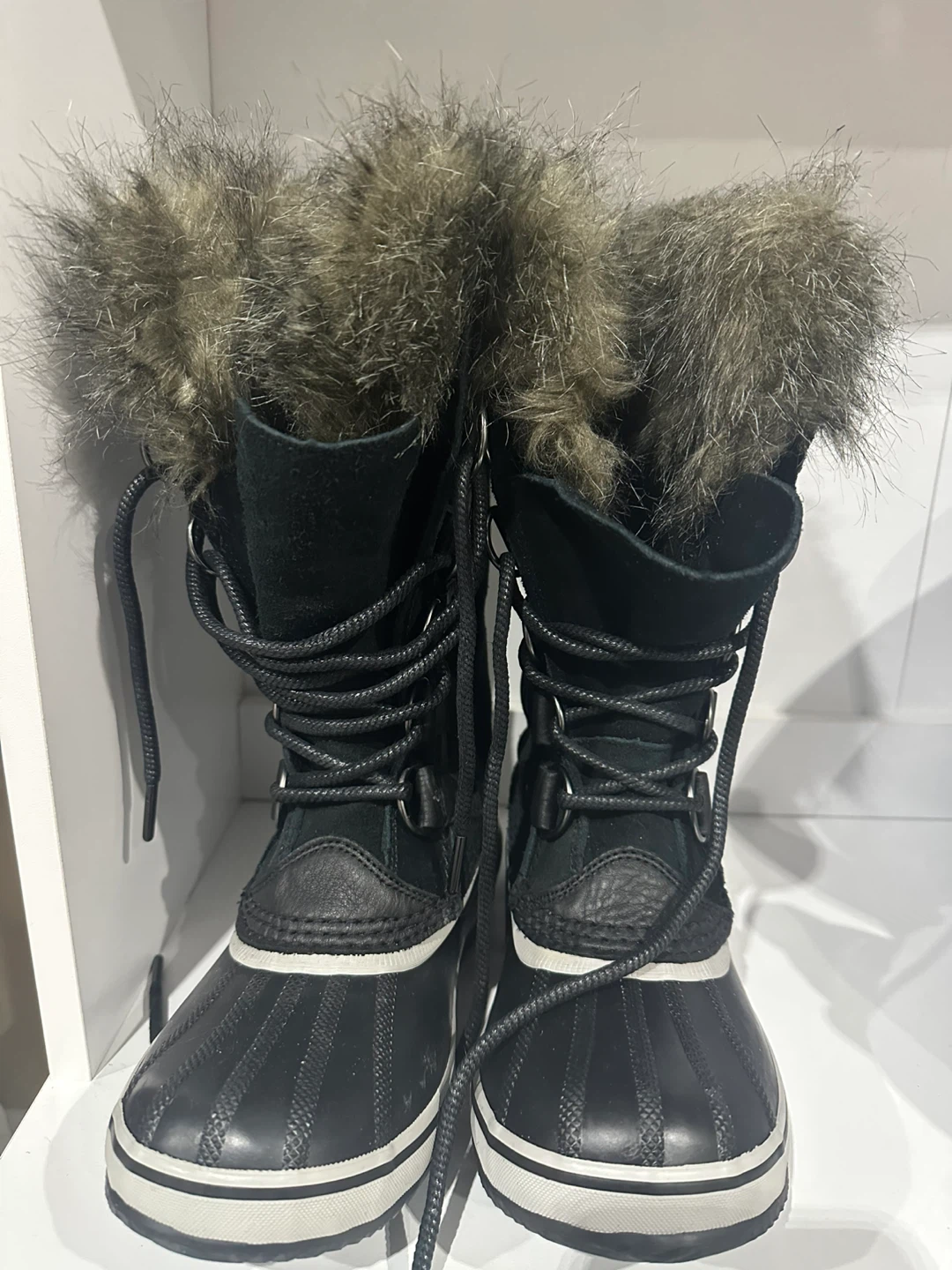 BRAND NEW Sorel Black Waterproof Winter Boots with Fur Trim