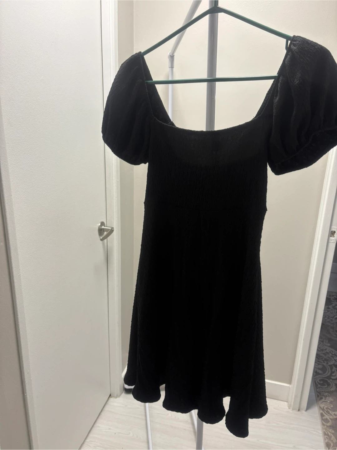 Robe noire "See You Monday" style "puff sleeves" - photo 3