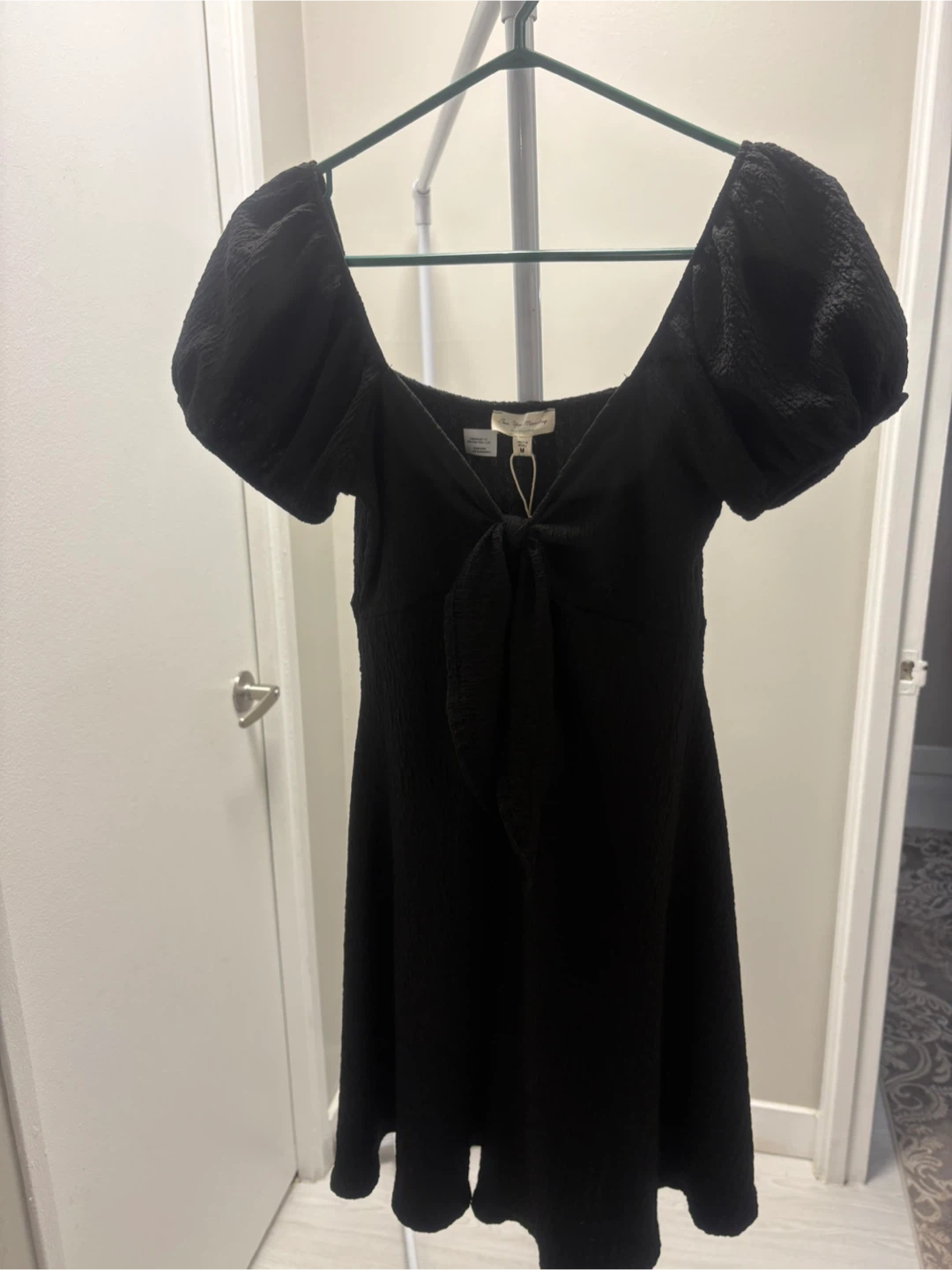 Robe noire "See You Monday" style "puff sleeves" - photo 2