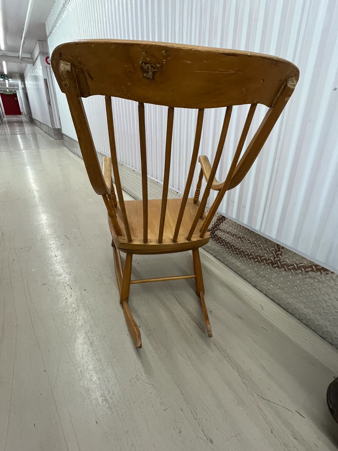 Wooden Rocking Chair - photo 4