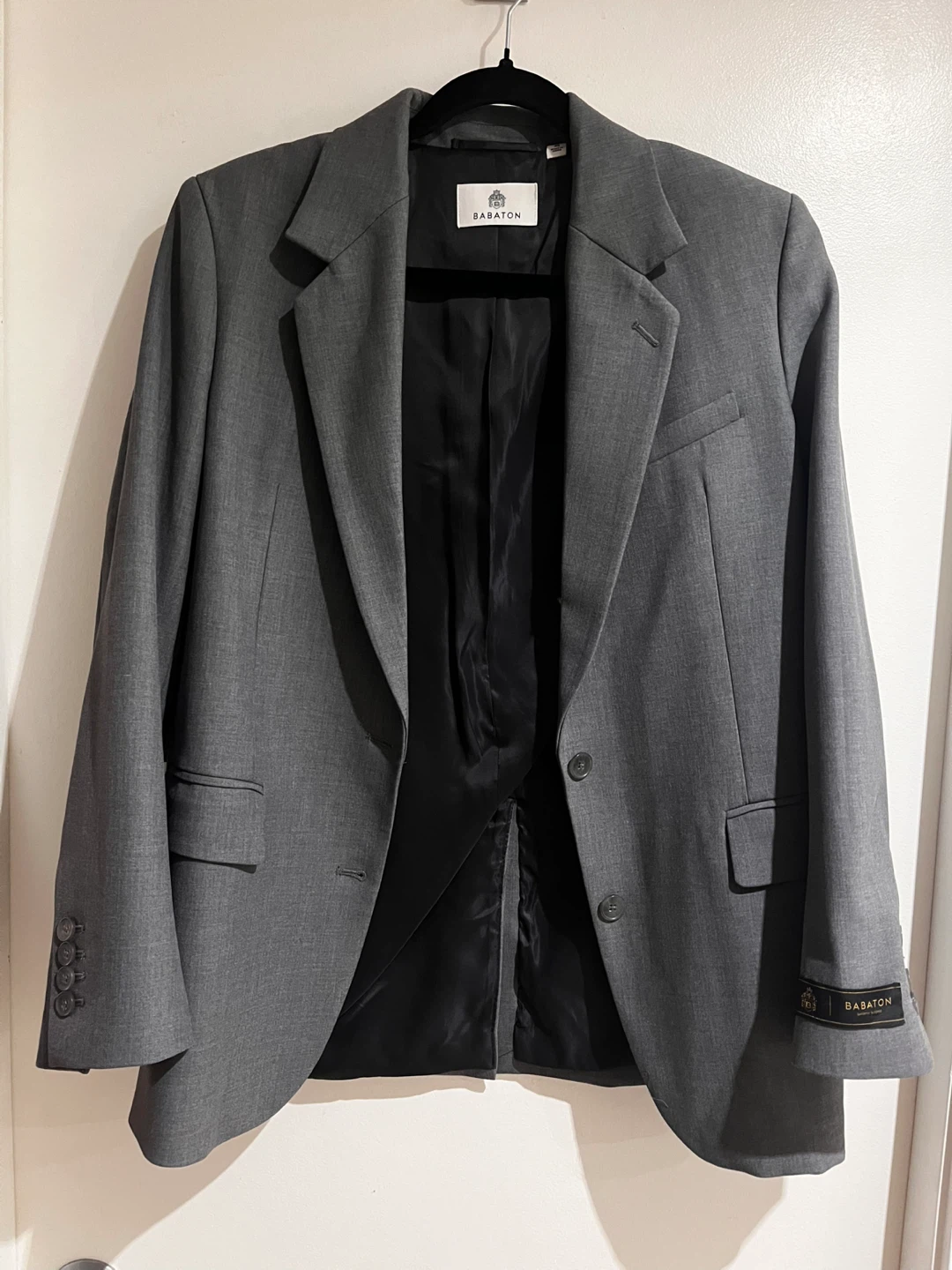 NEW, NEVER WORN Aritzia Babaton Grey Suit Jacket XS