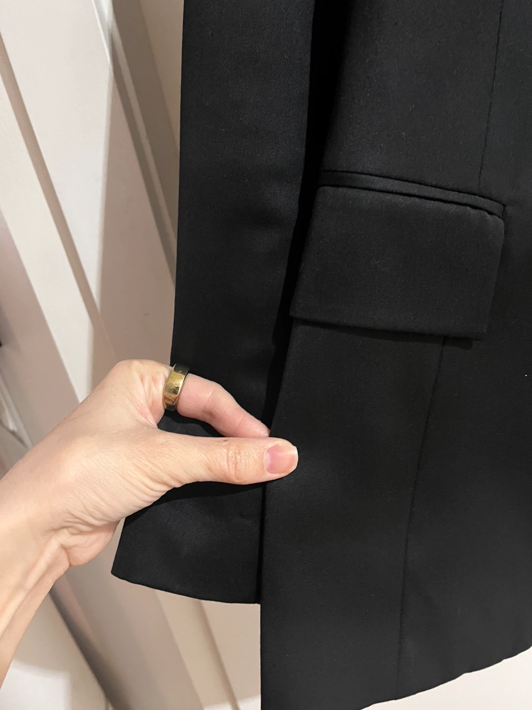 Aritzia - Babaton Black Wool, Silk, Cashmere Blazer  XS - photo 4