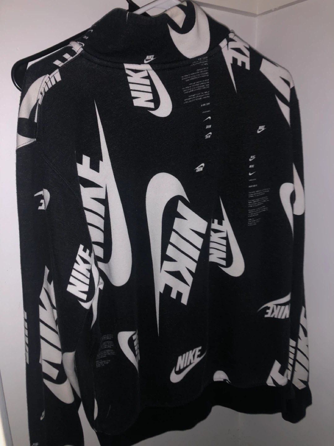 Nike Sweatshirt men’s medium brand new