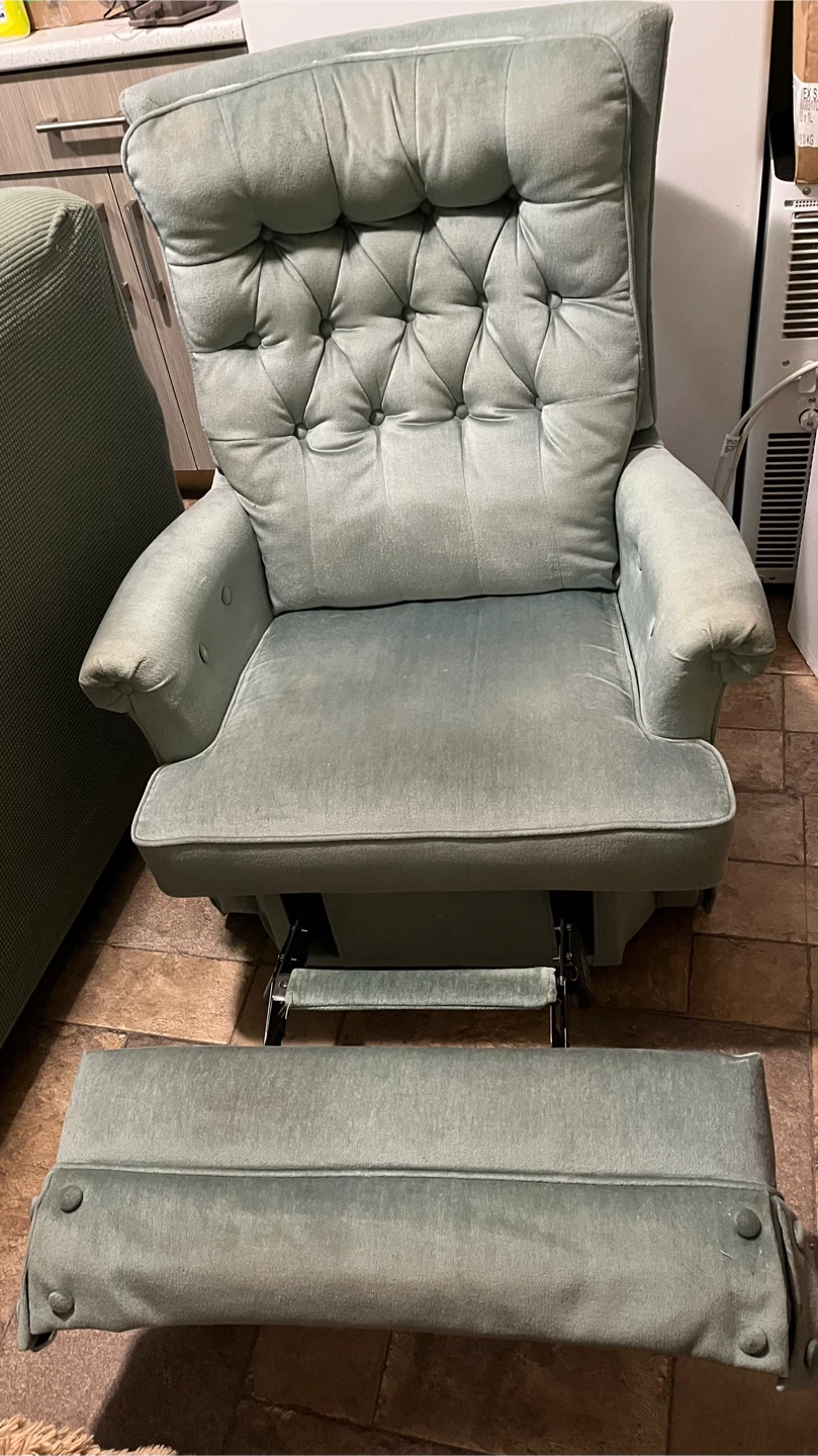 Light green recliner/rocker - photo 2