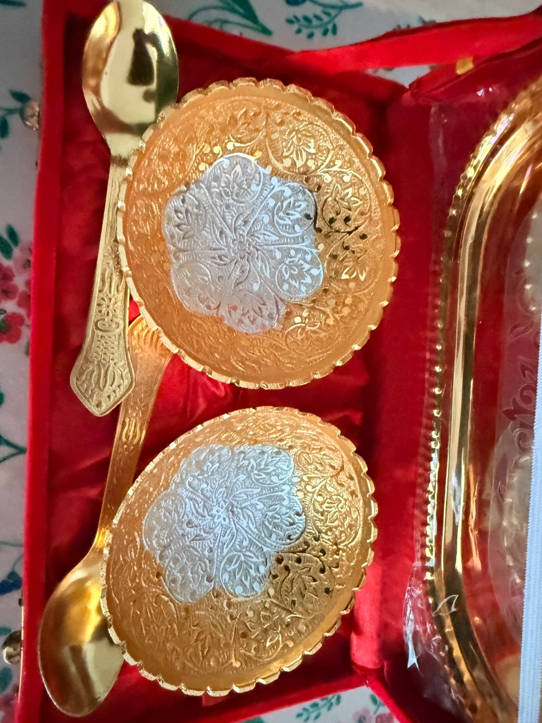 Decorative Gold and Silver Serving Bowls with Spoons - photo 3