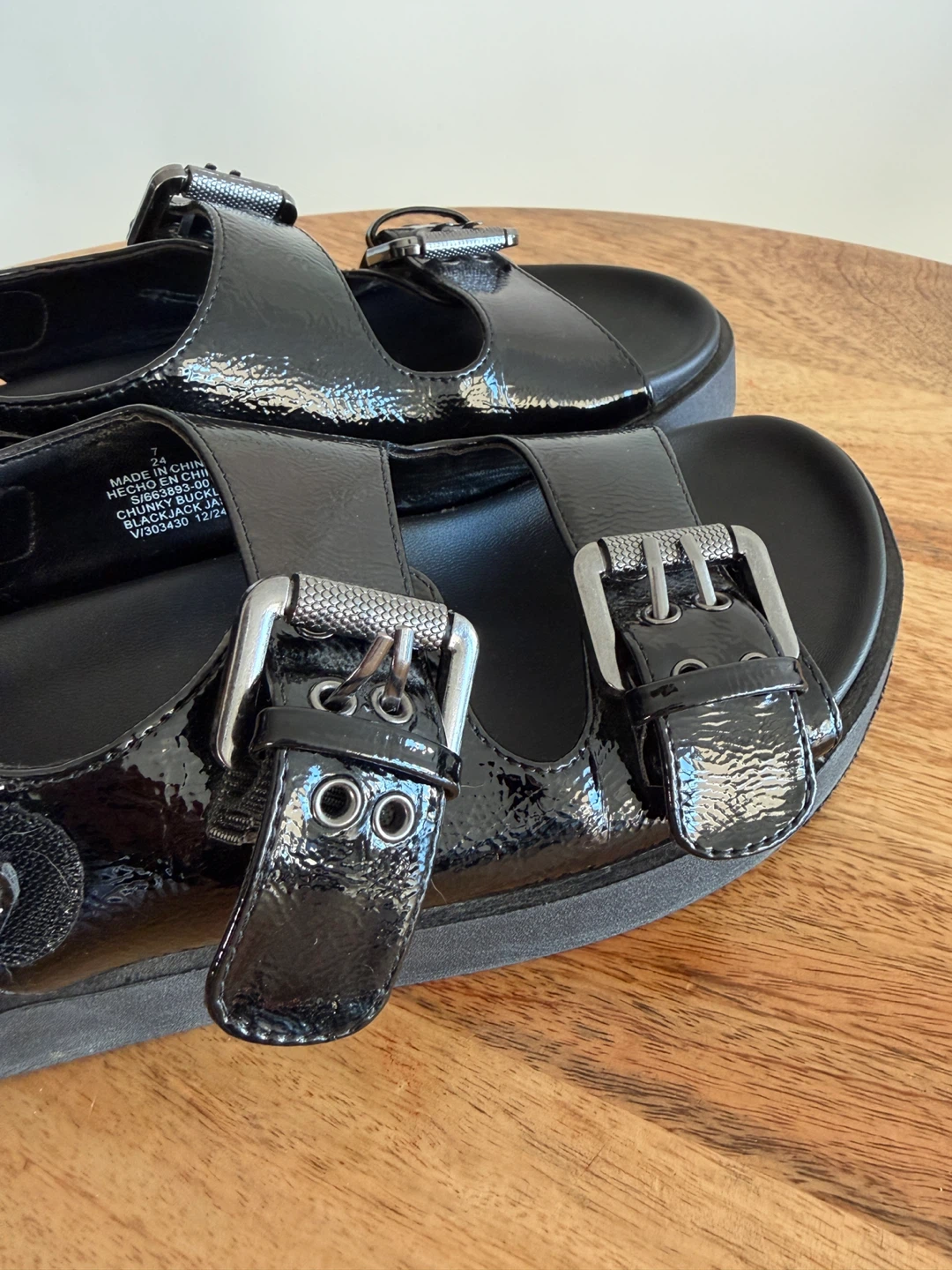 Black Patent Platform Sandals Size 7 - photo 3