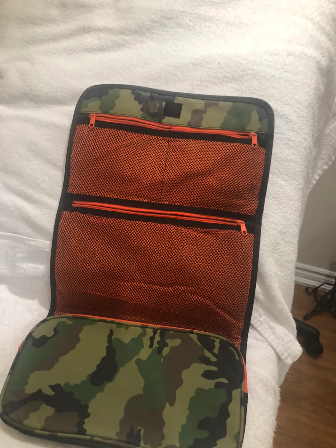 IZZUE Camouflage Toiletry Bag