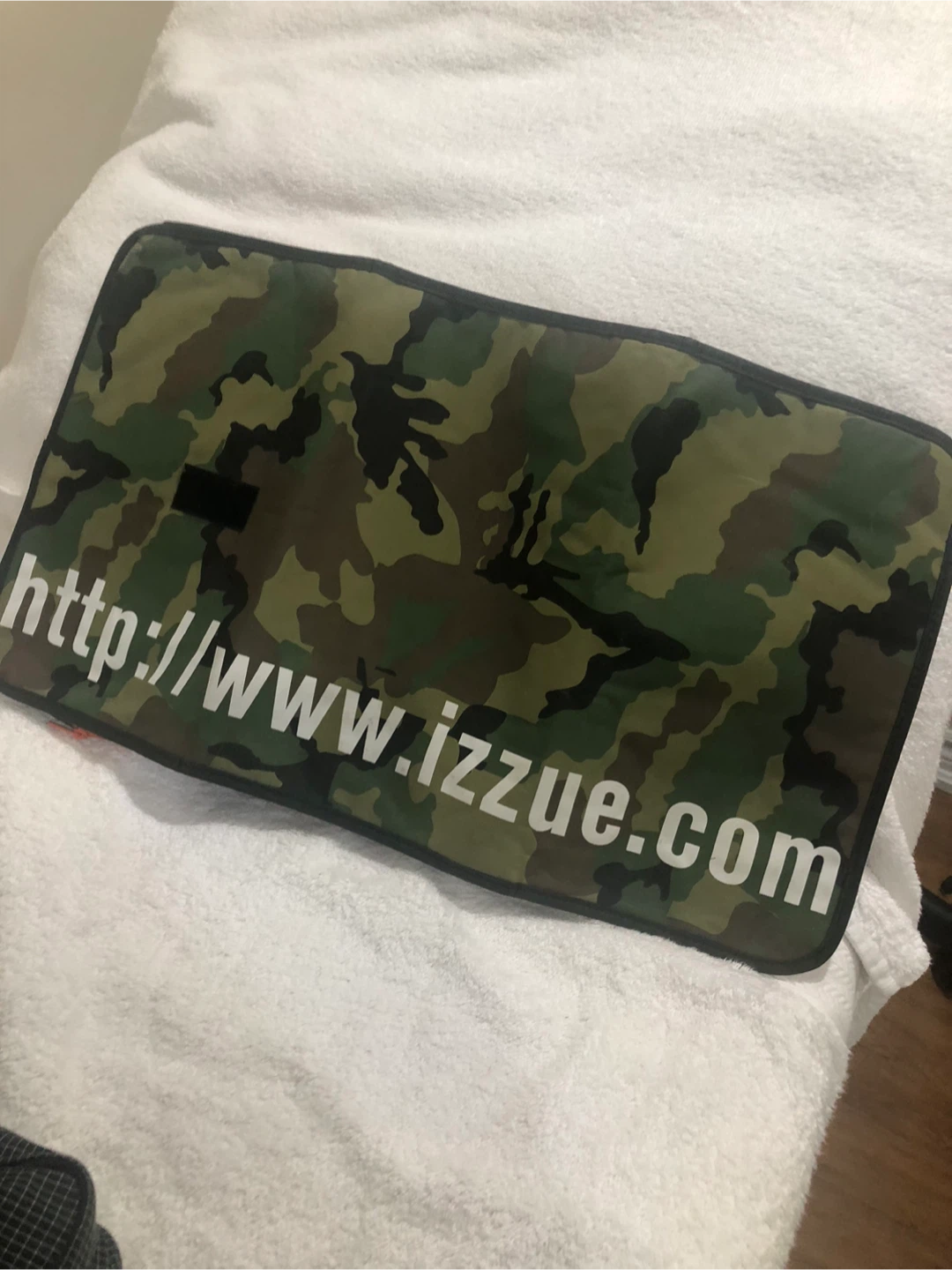 IZZUE Camouflage Toiletry Bag - photo 2
