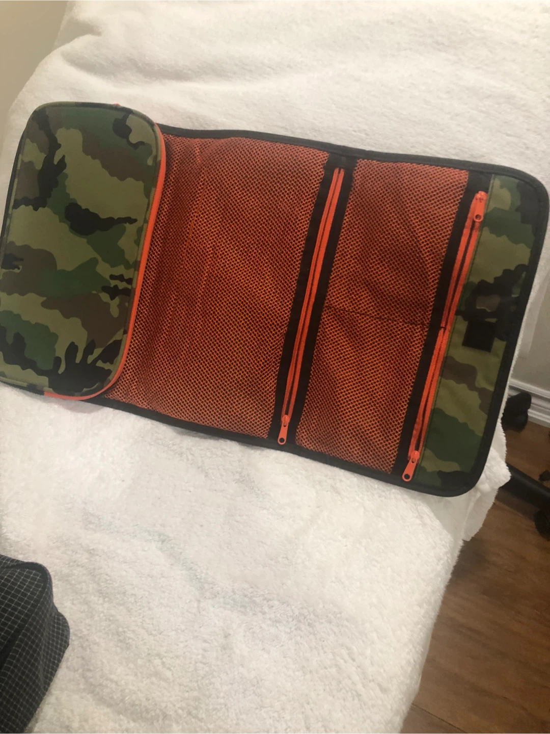 IZZUE Camouflage Toiletry Bag - photo 3