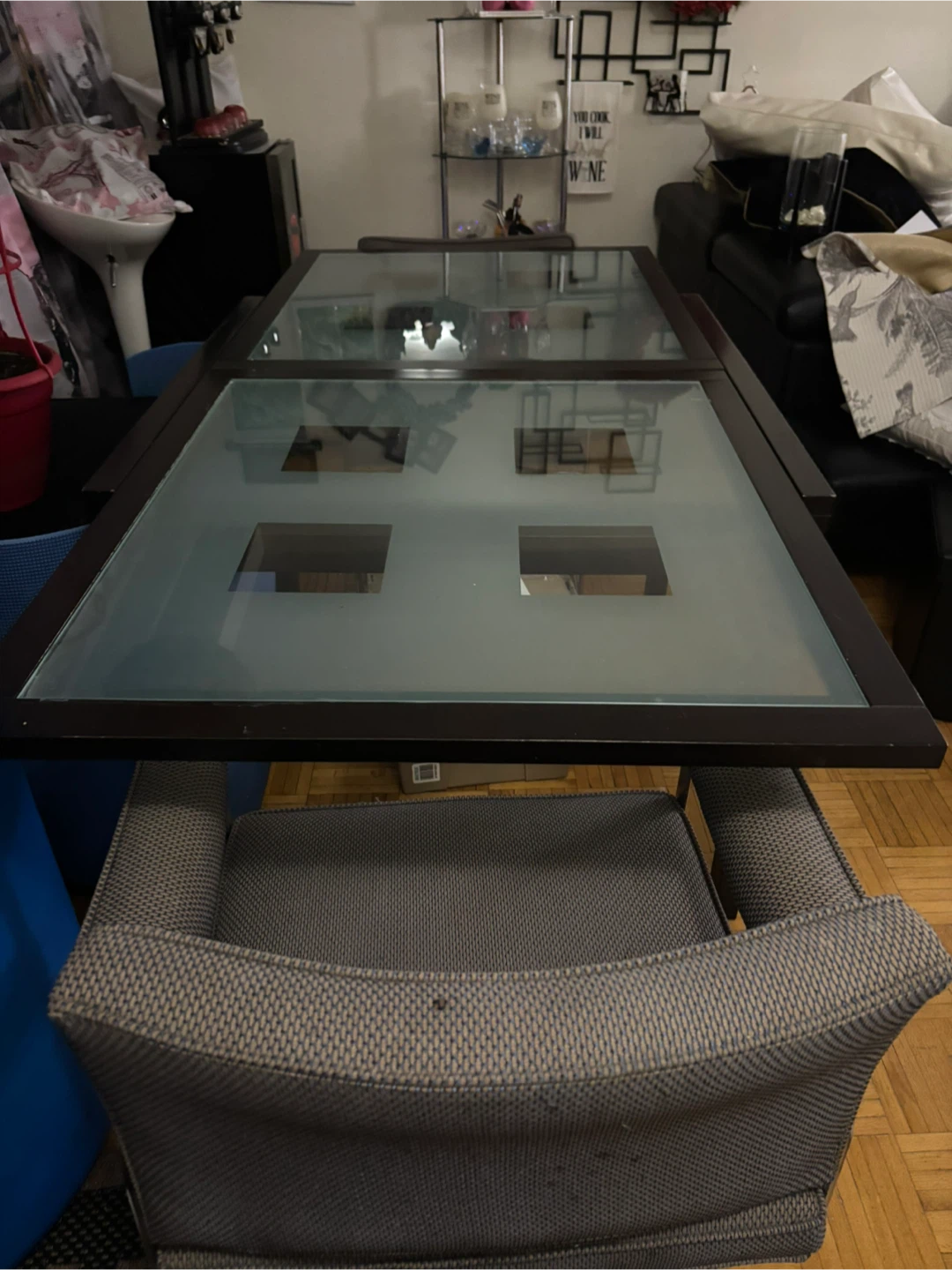 Adjustable dinning table-can fit 6 chairs - photo 3