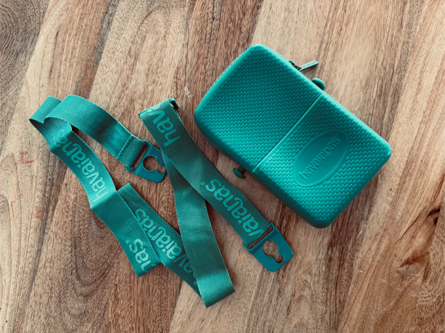 Havaianas Green Pouch with Strap
