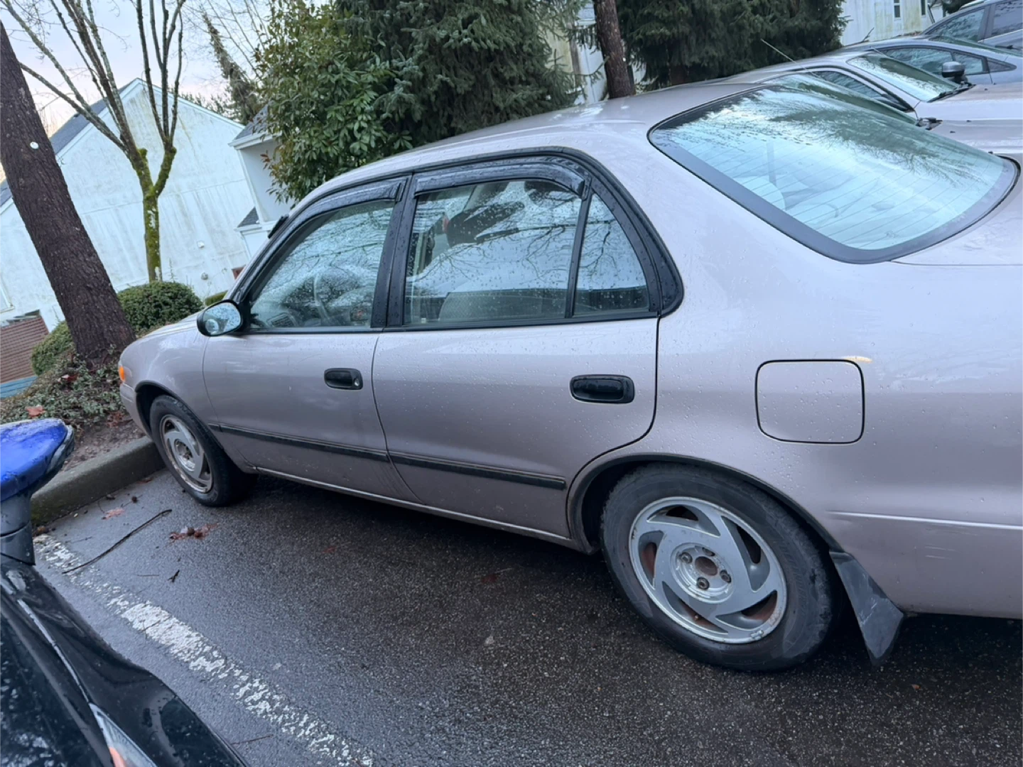 Toyota Corolla 2000 - photo 2