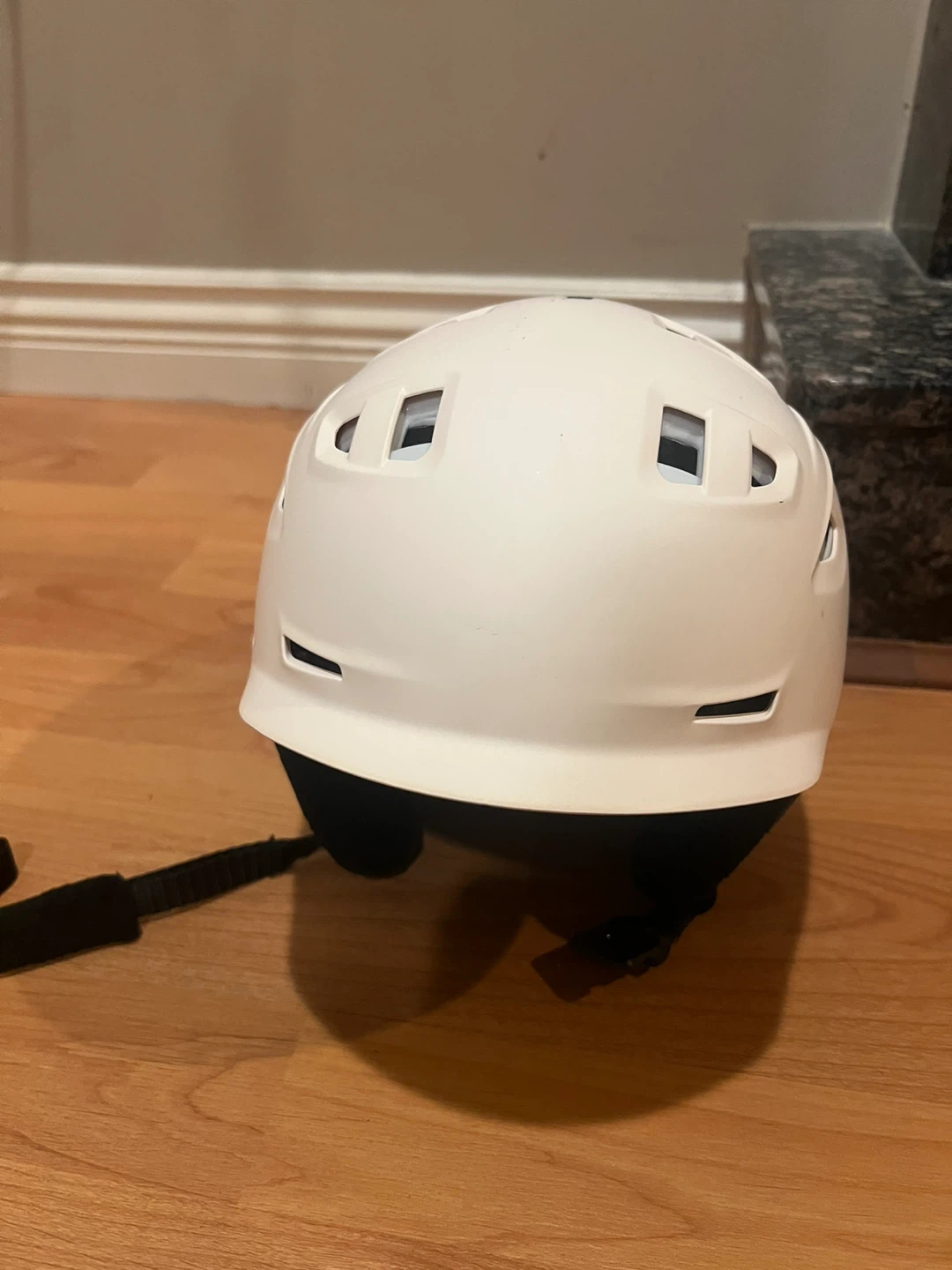 White Ski/Snowboard Helmet - photo 2