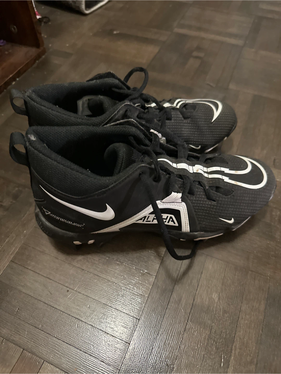 Nike Alpha Men's Football Cleats Size 6 Y