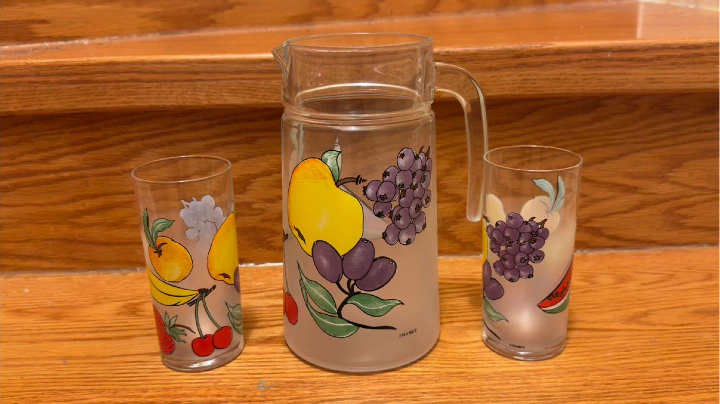 Frosted Glass Pitcher and 2 Glasses Fruit Design