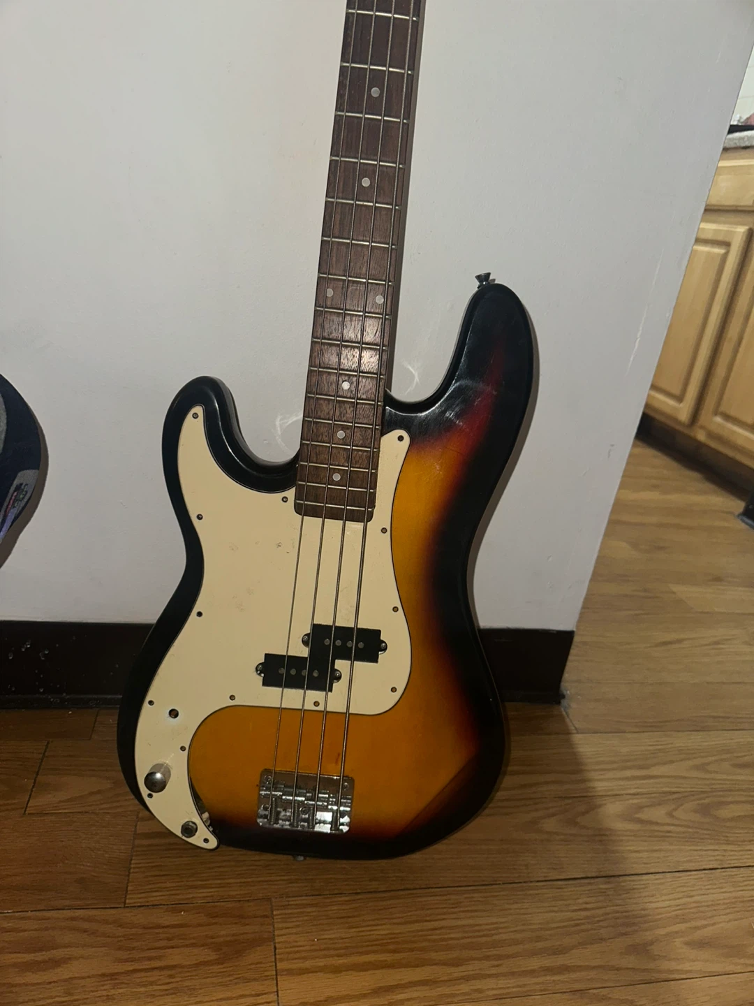 Bass Guitar (left) - photo 2